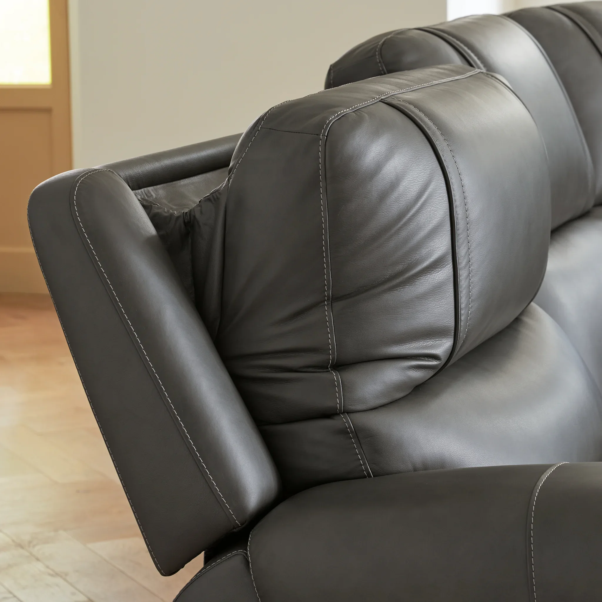 5Z - Pittson - 3-Piece Power Sectional Reclining Sofa - Anchor - Image 3