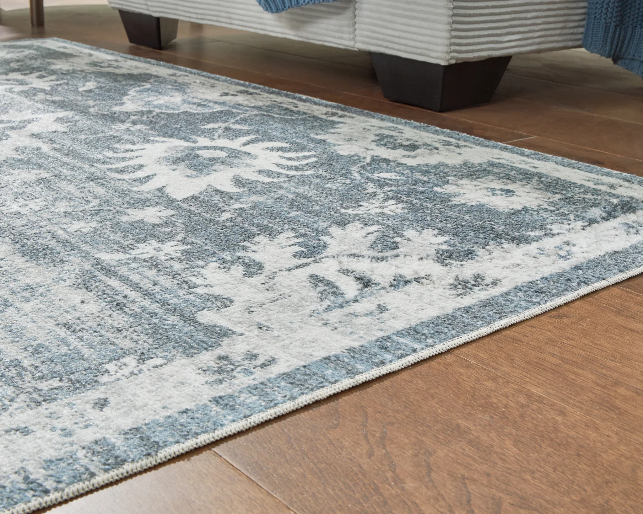 Avanworths - Blue / Gray / Ivory - Washable Large Rug - 5' x 7' - Image 3