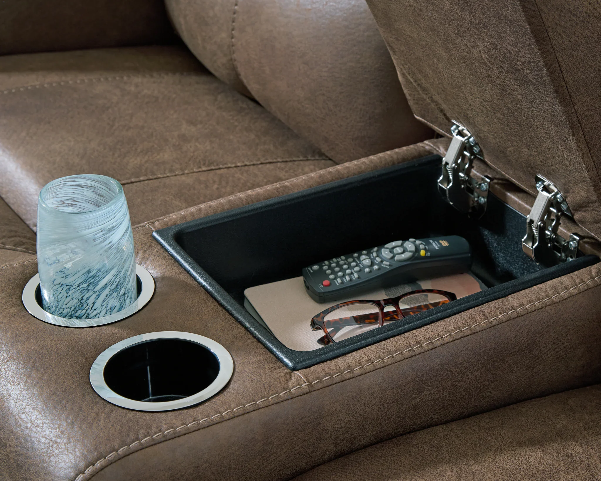 Beckley Place - Earth - Power Reclining Loveseat With Console / Adjustable Headrest - Image 5