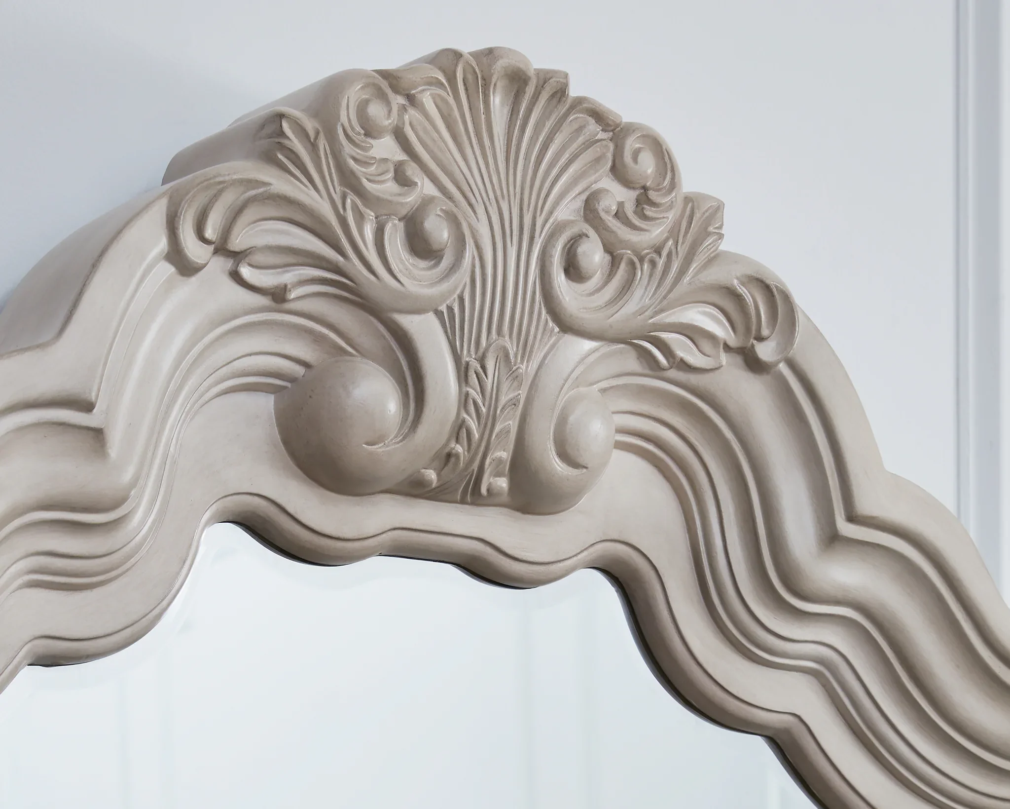 Bruchandi - Antique White - Dresser And Mirror - Image 4