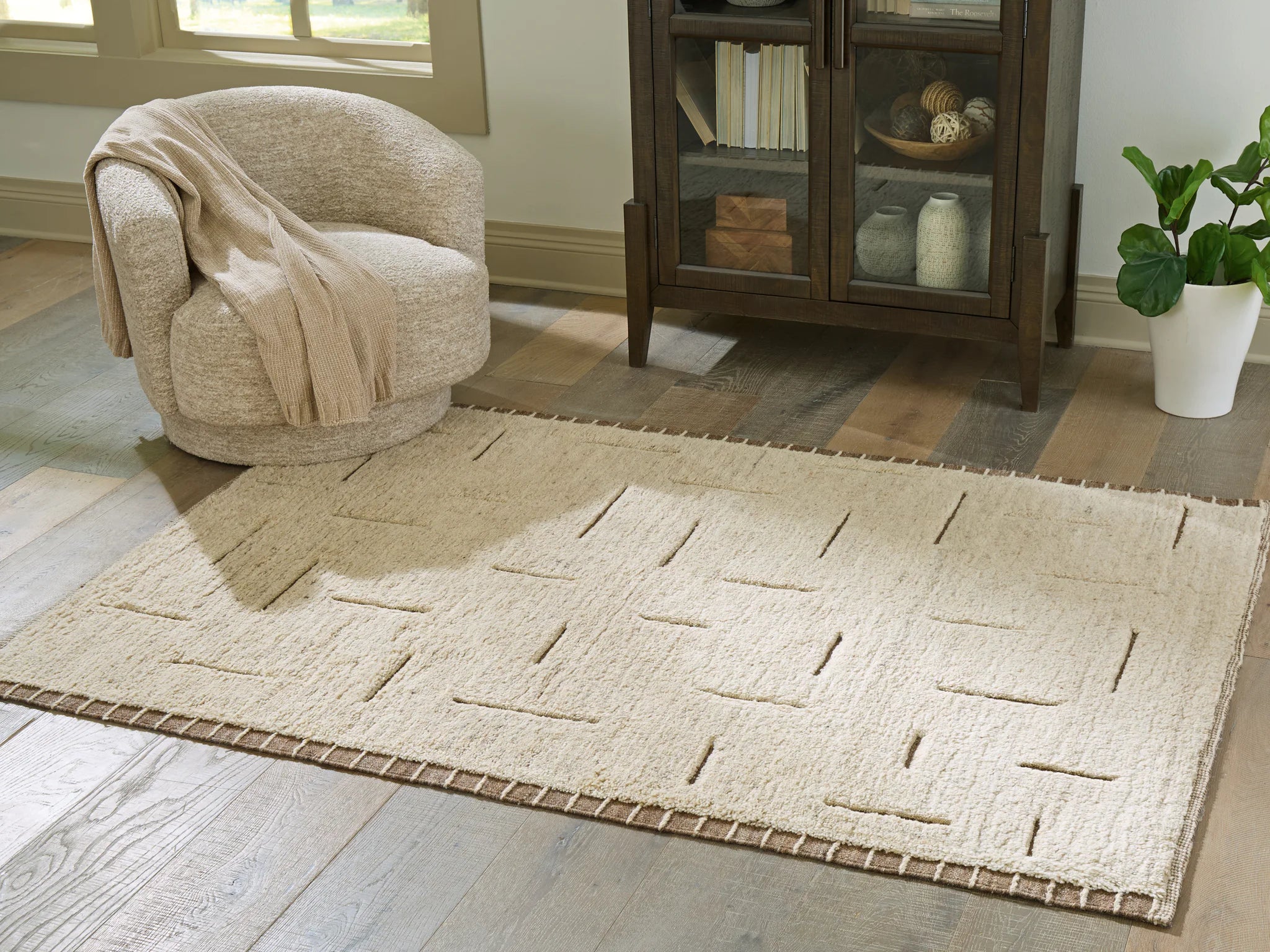 Clayman - 5' x 7' Rug - Beige / Brown - Image 2
