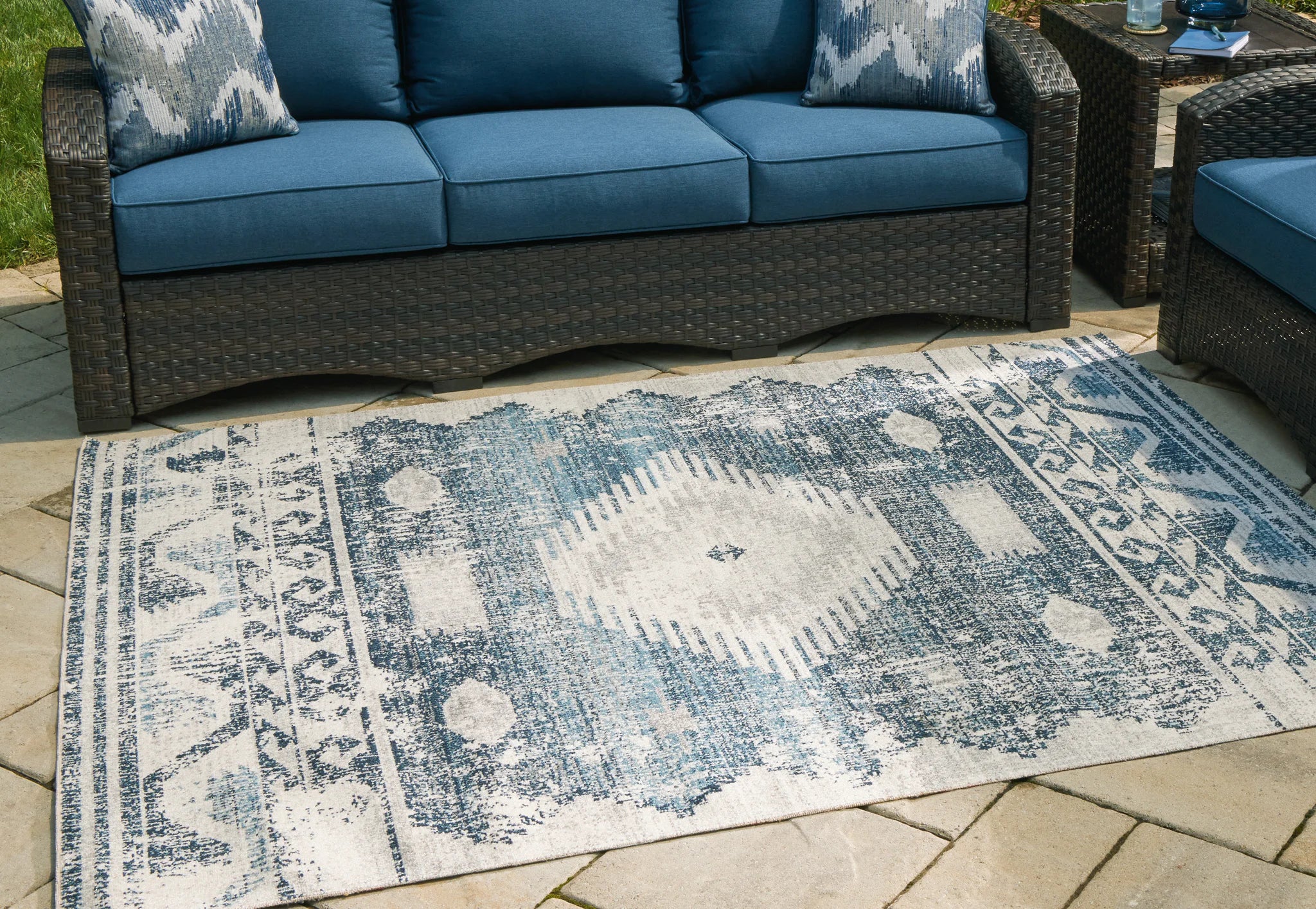 Daddridge - Blue / Gray / Ivory - Medium Rug - 5' x 7' - Image 2