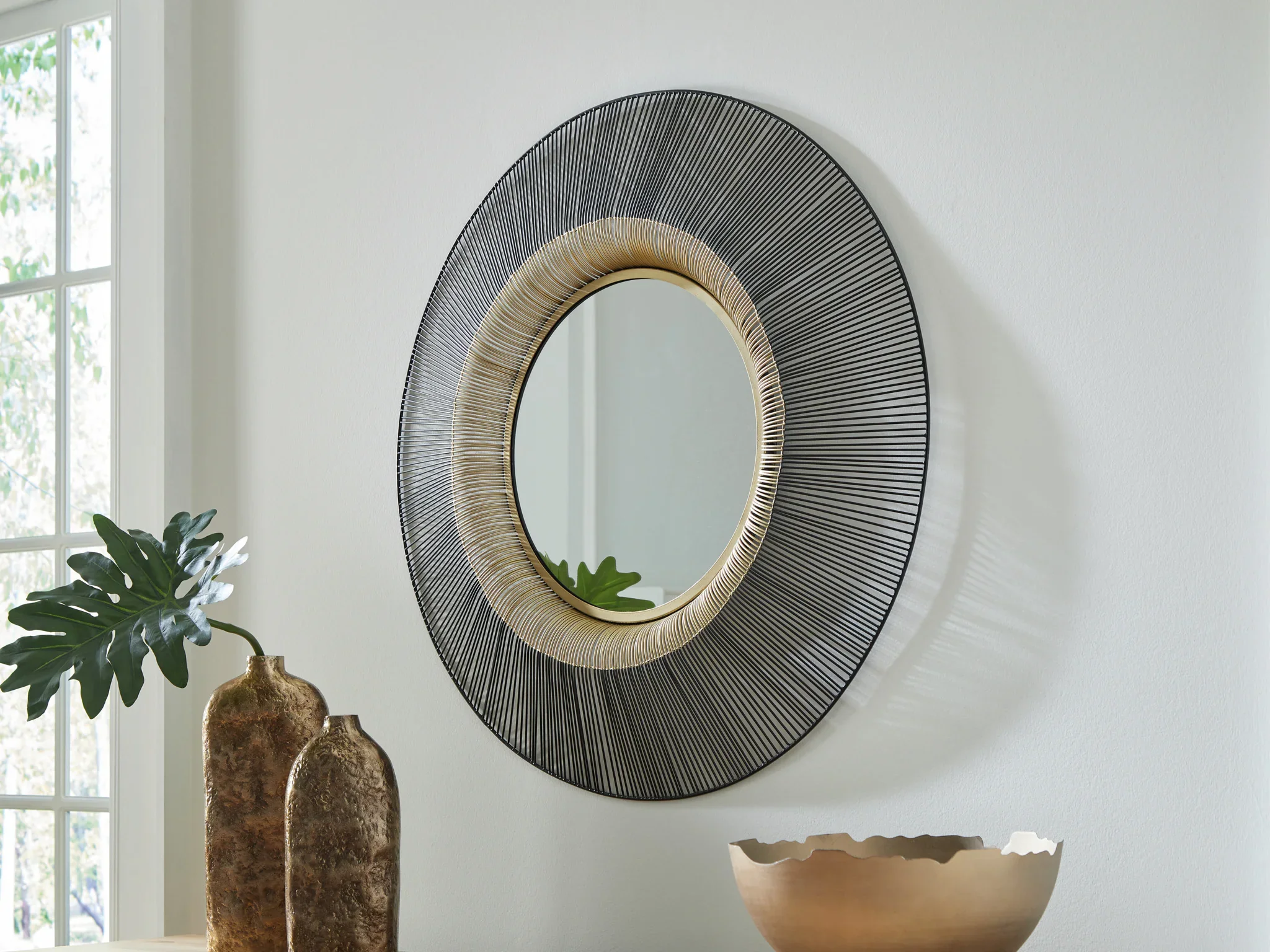 Dallmen - Black / Gold Finish - Accent Mirror - Image 2