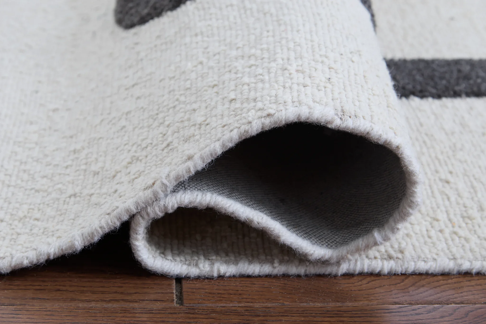 Davismour - Ivory / Taupe / Charcoal - Medium Rug - 5' x 7' - Image 4