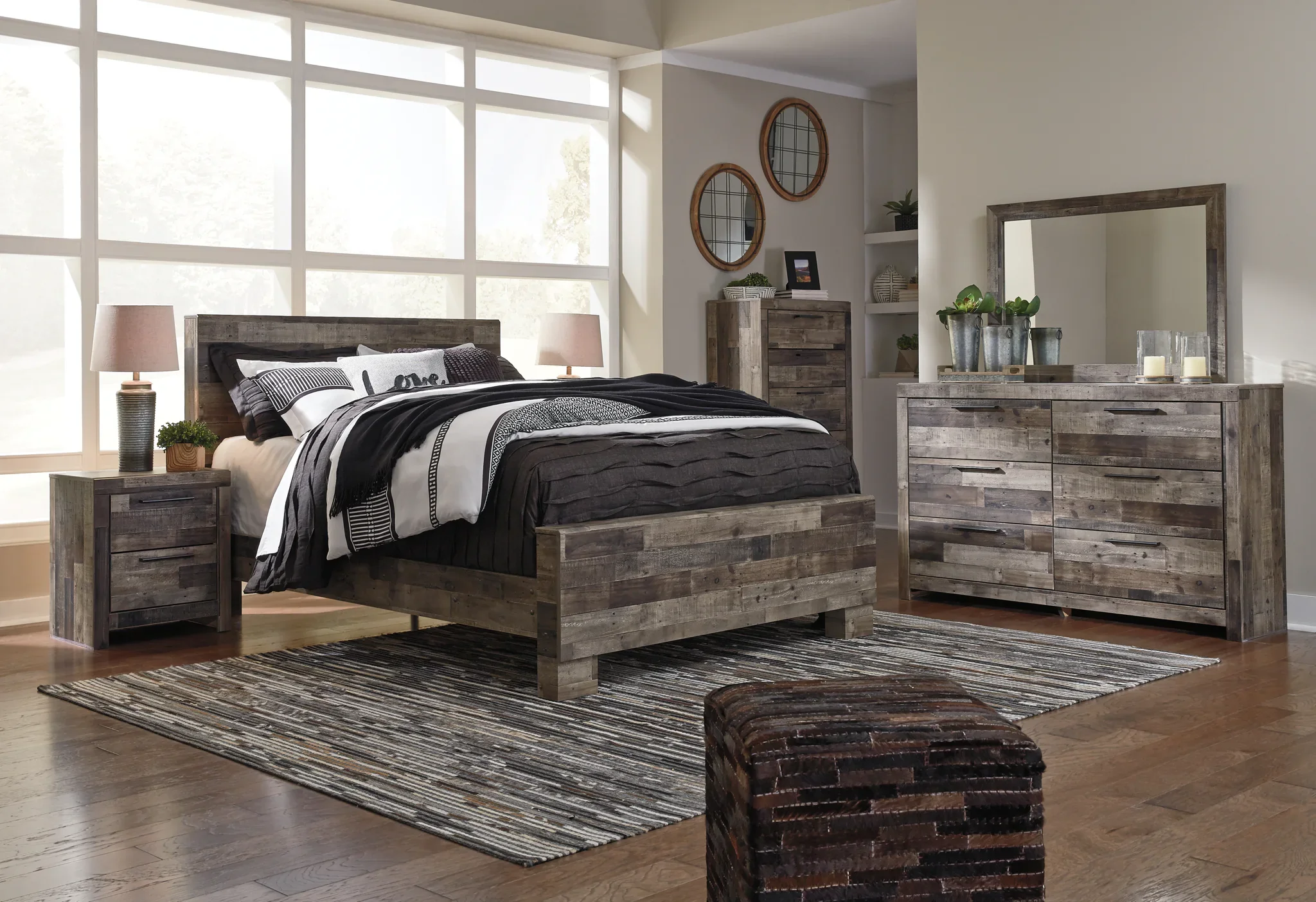 Derekson - Multi Gray - Five Drawer Chest - Image 3