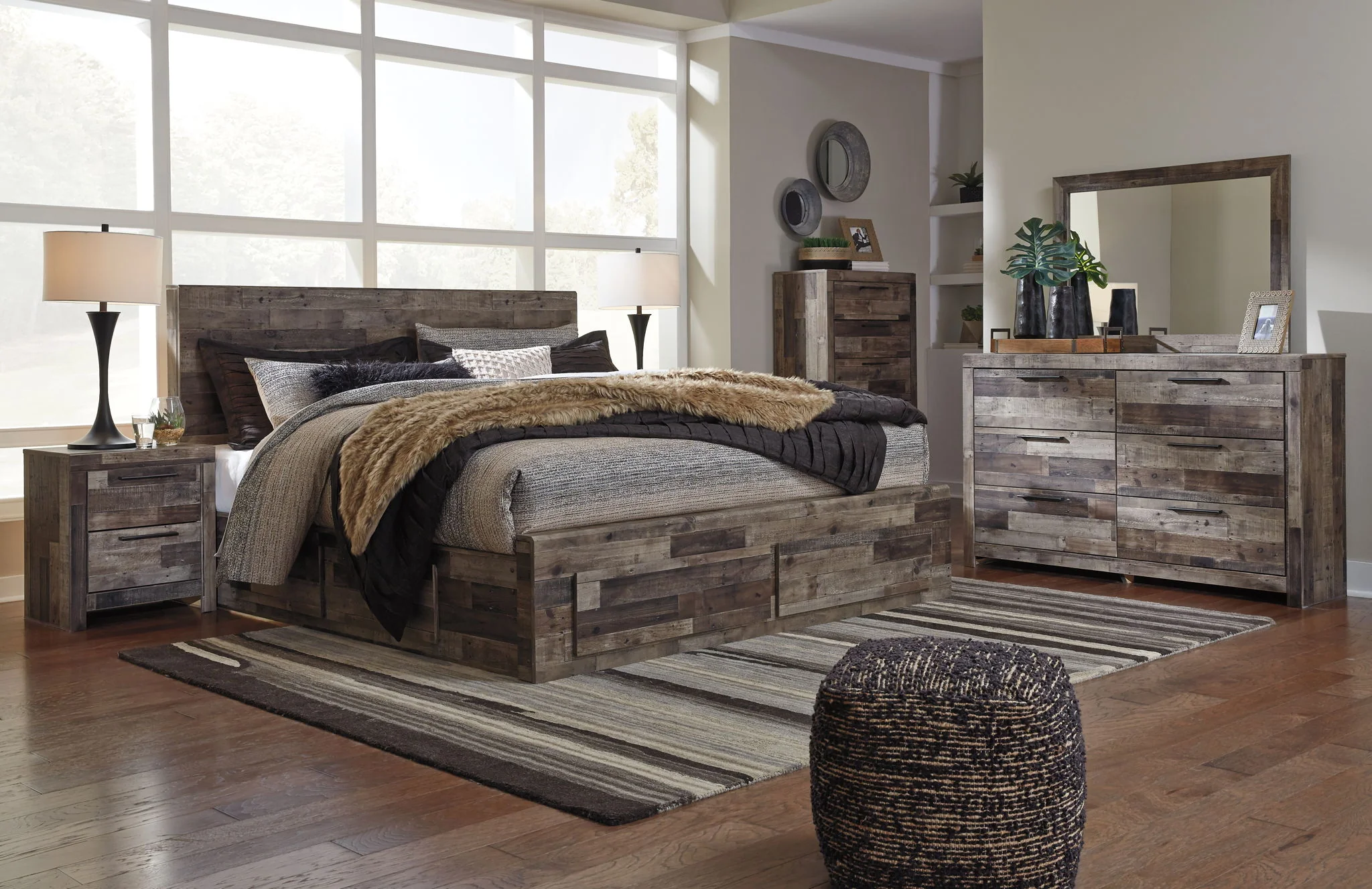 Derekson - Multi Gray - King Panel Bed With 4 Storage Drawers - Image 4