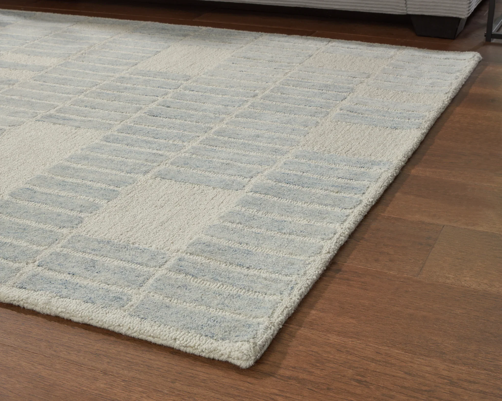 Dylanton - Ivory / Blue - Large Rug - 8' x 10' - Image 3