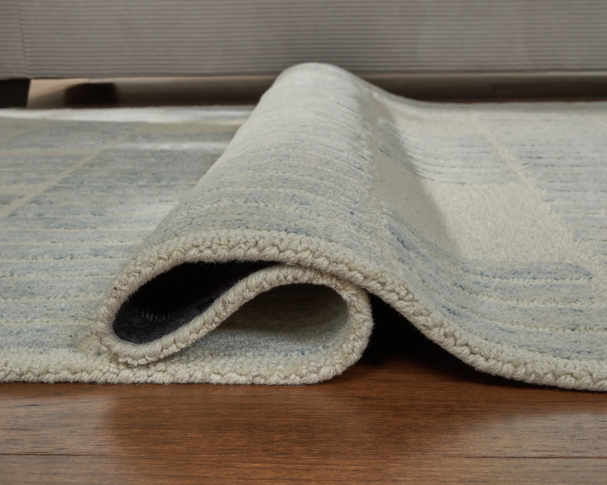 Dylanton - Ivory / Blue - Large Rug - 8' x 10' - Image 4