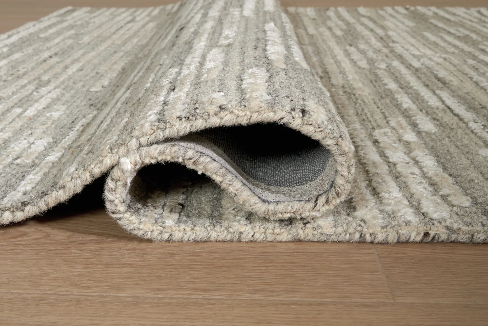 Eljory - 5' x 7' Rug - Gray - Image 4