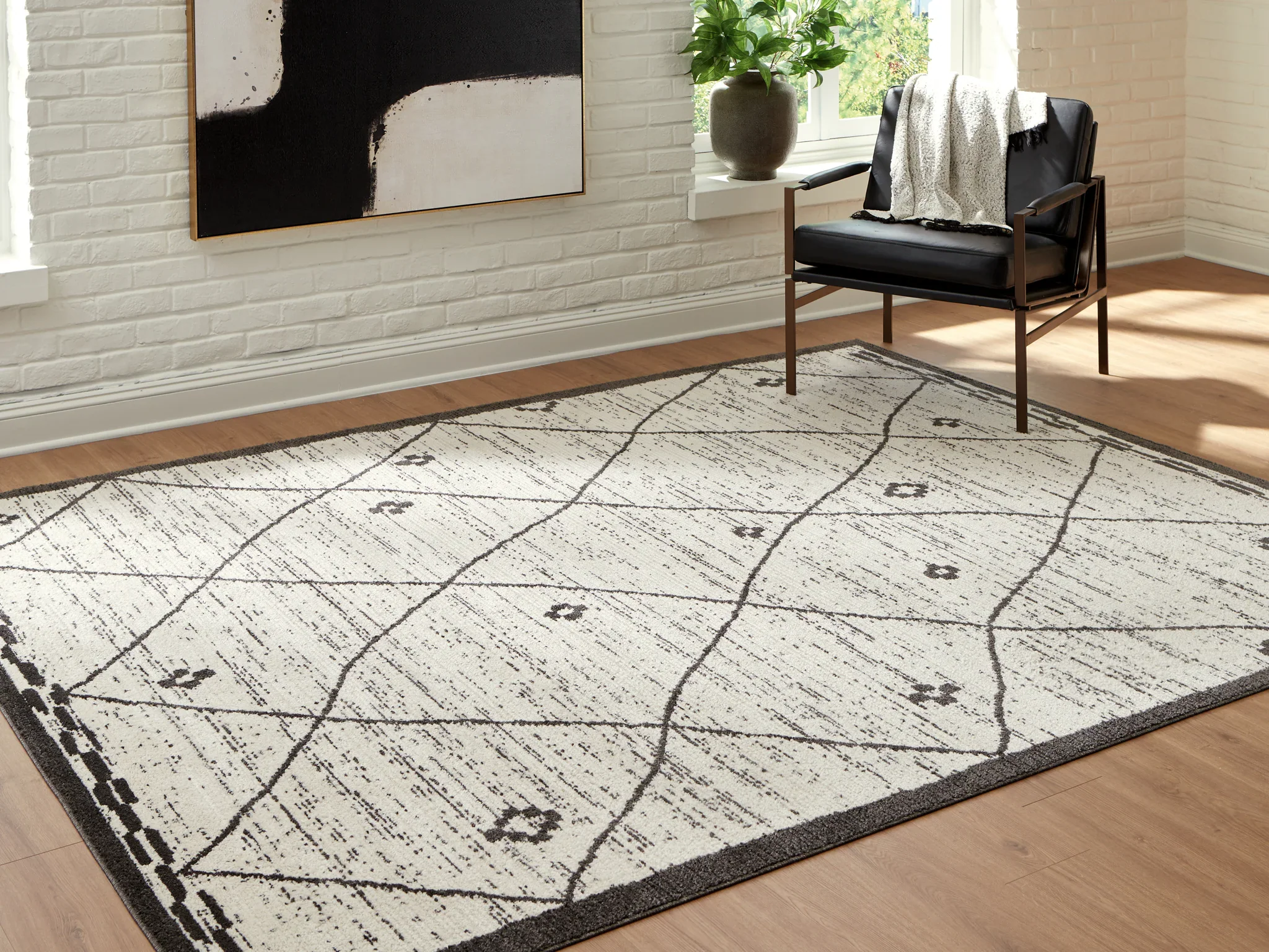 Fenriston - 8' x 10' Rug - Cream / Black - Image 2