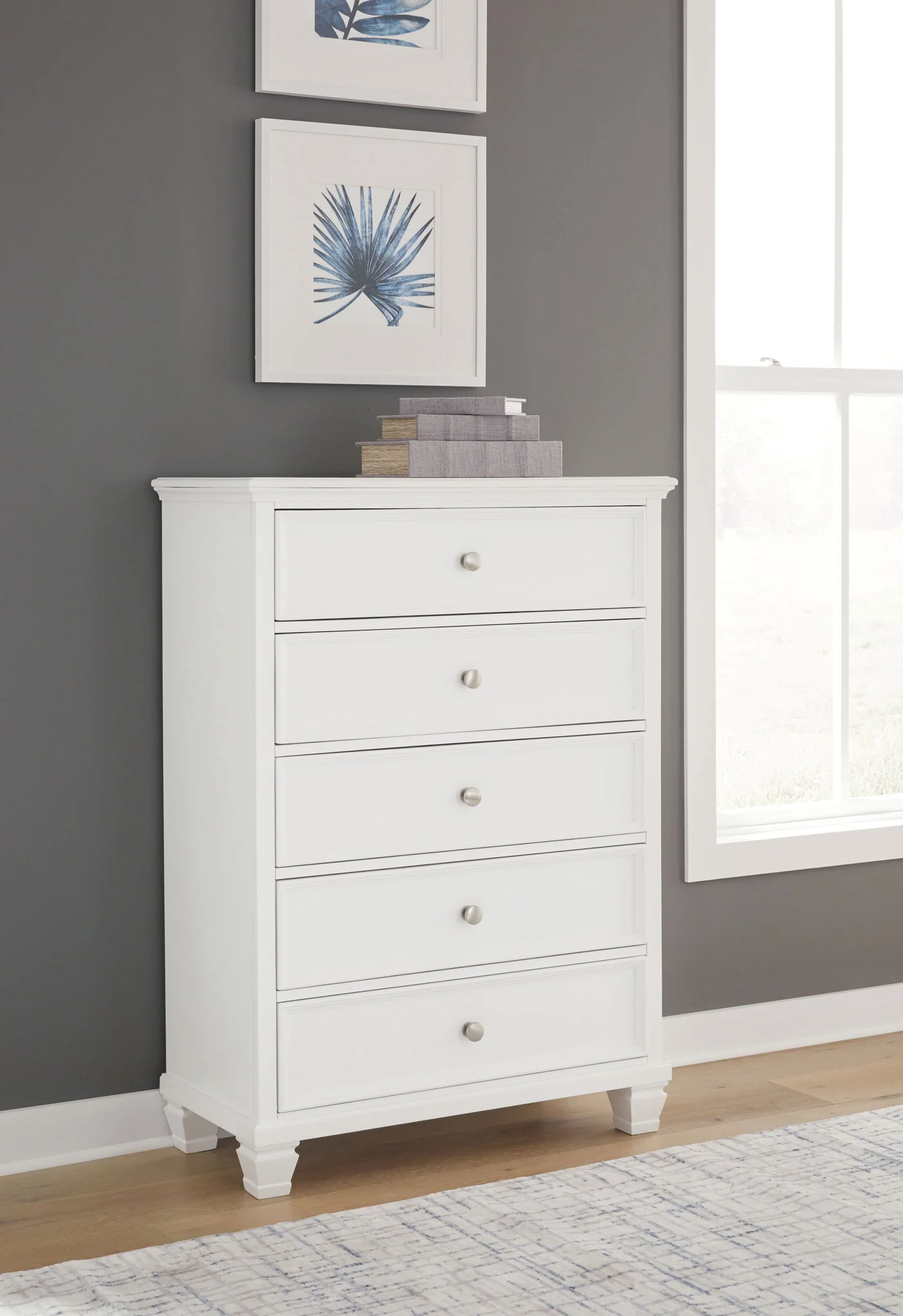 Fortman - White - Five Drawer Chest - Image 2