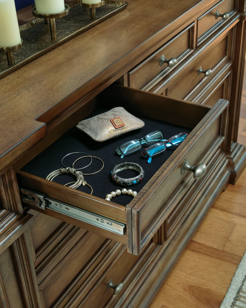 Frantanna - Brown - Dresser - Image 6