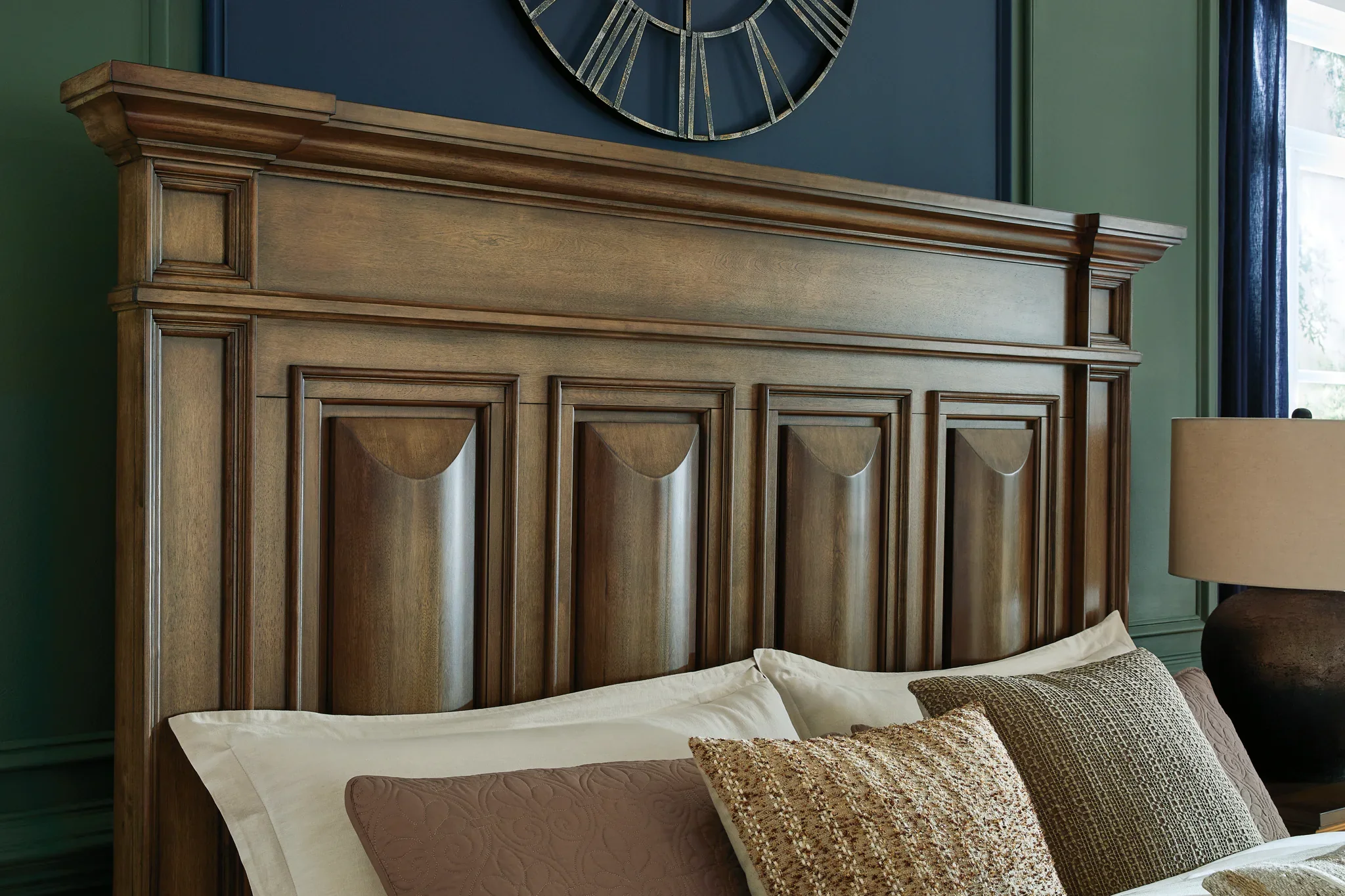 Frantanna - King Panel Bed - Brown - Image 4