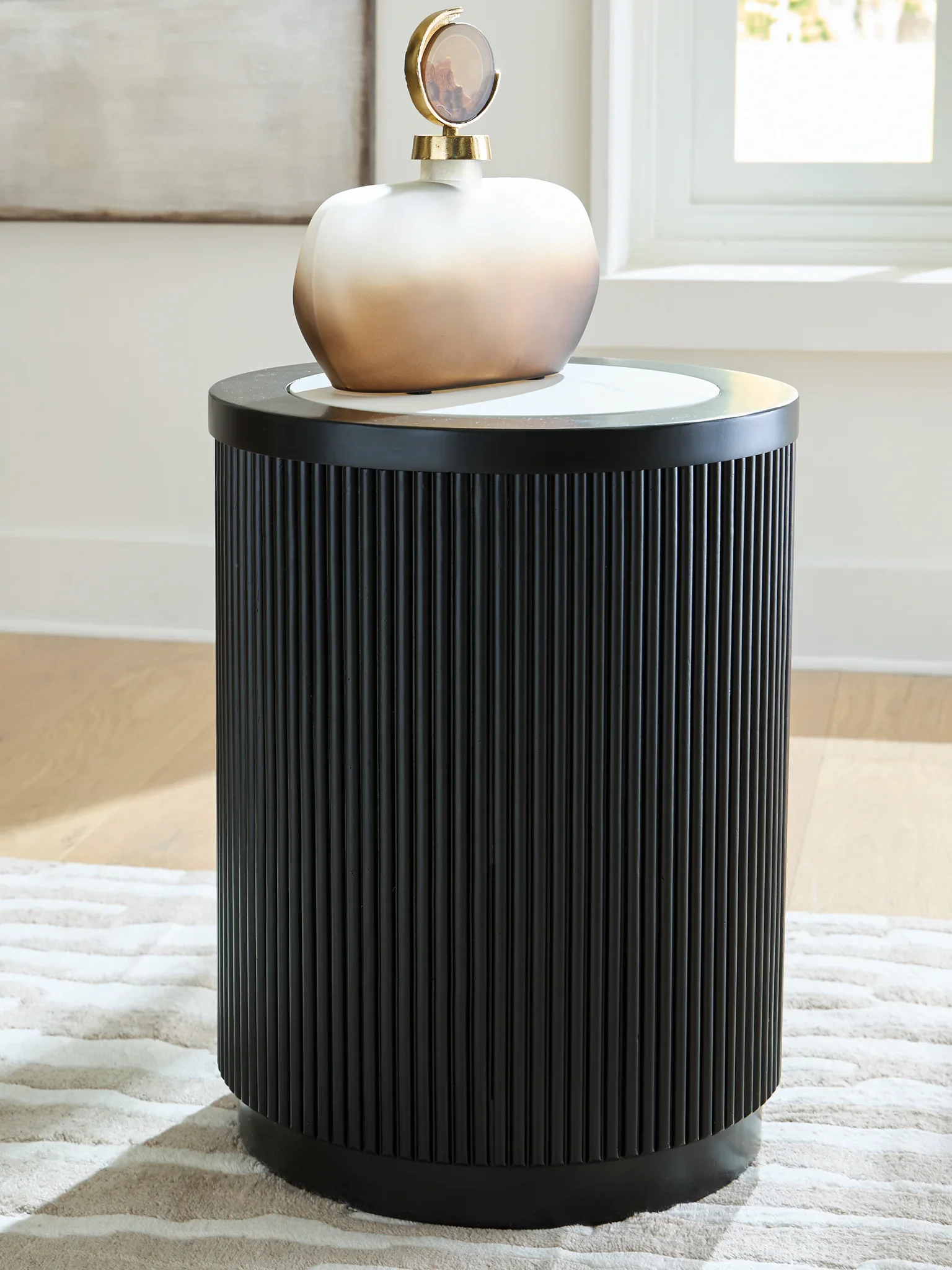 Grayman - Round End Table - Black - Image 2