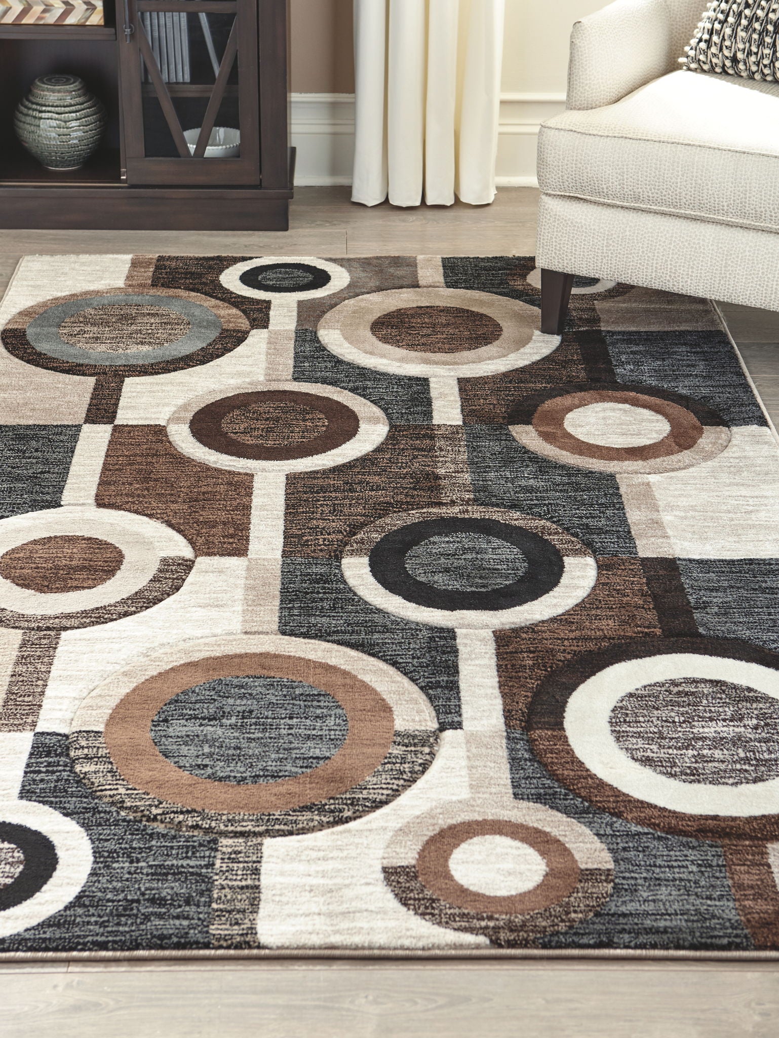 Guintte - Brown - Medium Rug - 5' x 7' - Image 2