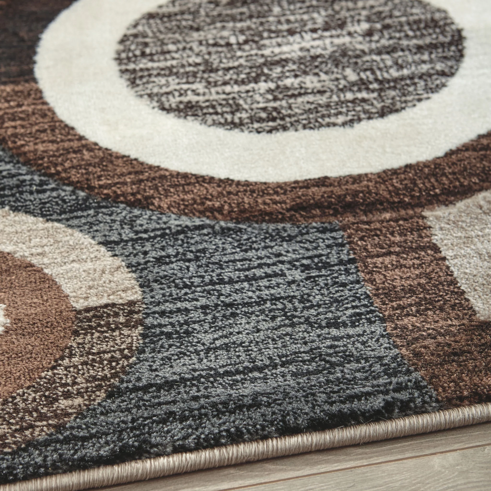 Guintte - Brown - Medium Rug - 5' x 7' - Image 3