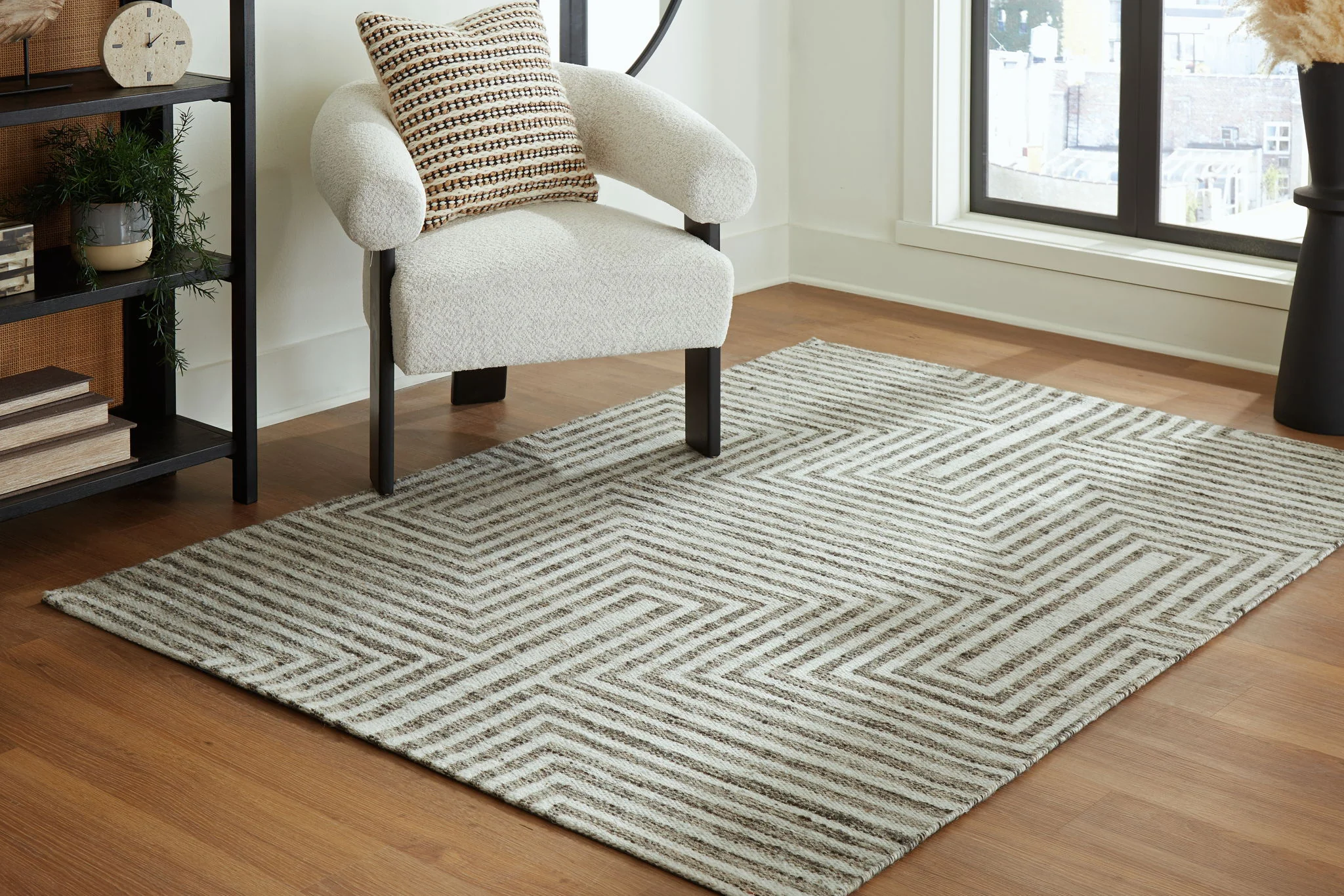 Jossen - Ivory / Gray - Medium Rug - 5' x 7' - Image 2