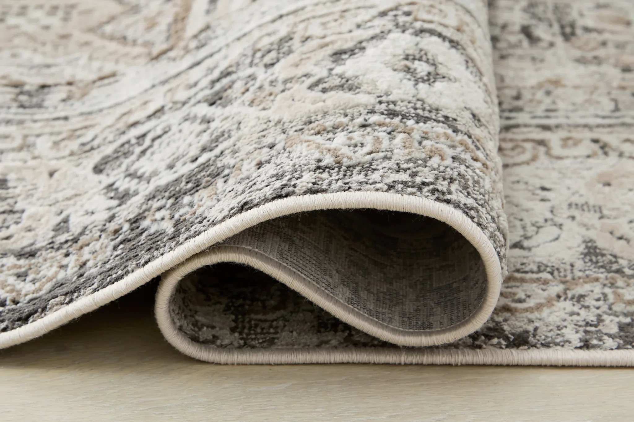 Junley - 5' x 7' Rug - Multi - Image 4