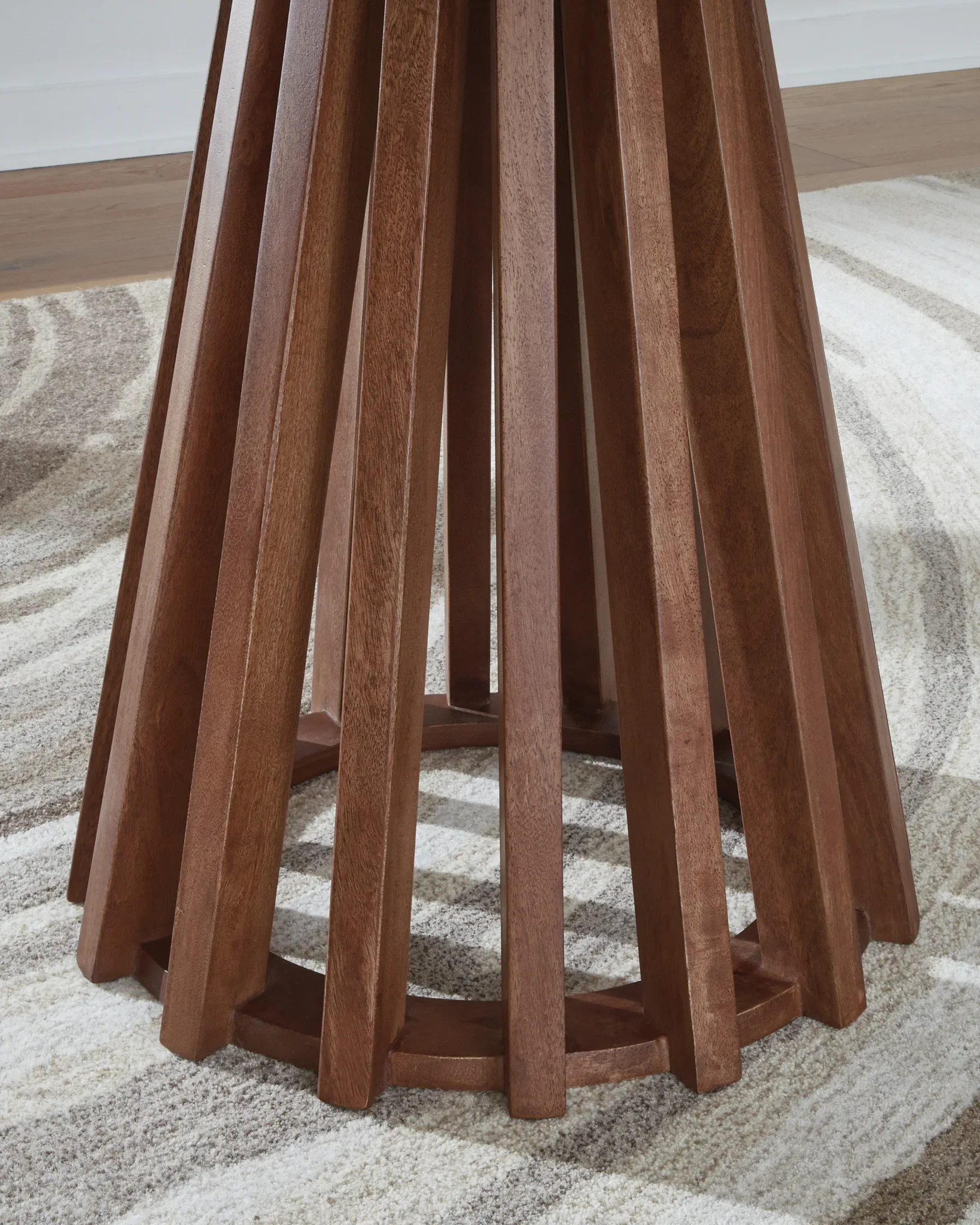 Kallari - Warm Brown / Black - Round End Table - Image 4