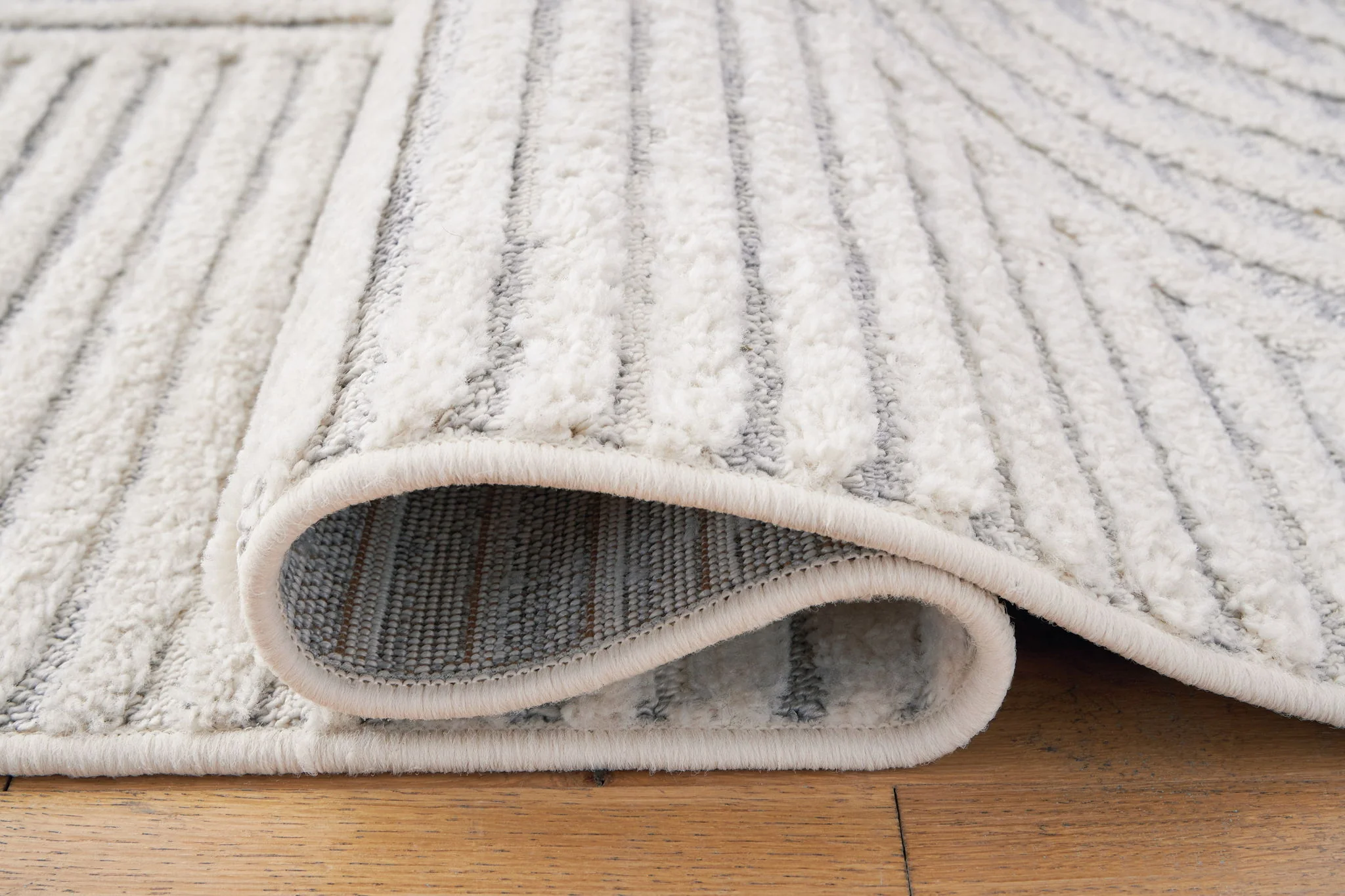 Lambworth - Gray / Cream - Large Rug - 8' x 10' - Image 4