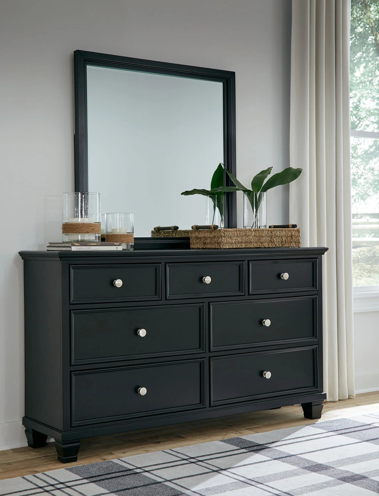 Lanolee - Black - Dresser And Mirror - Image 2