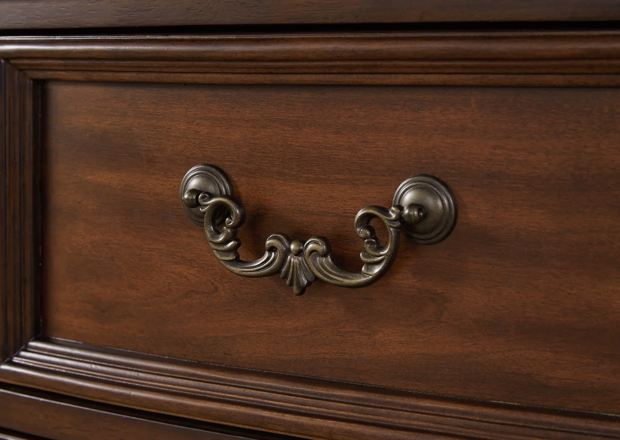 Lavinton - Brown - Five Drawer Chest - Image 7