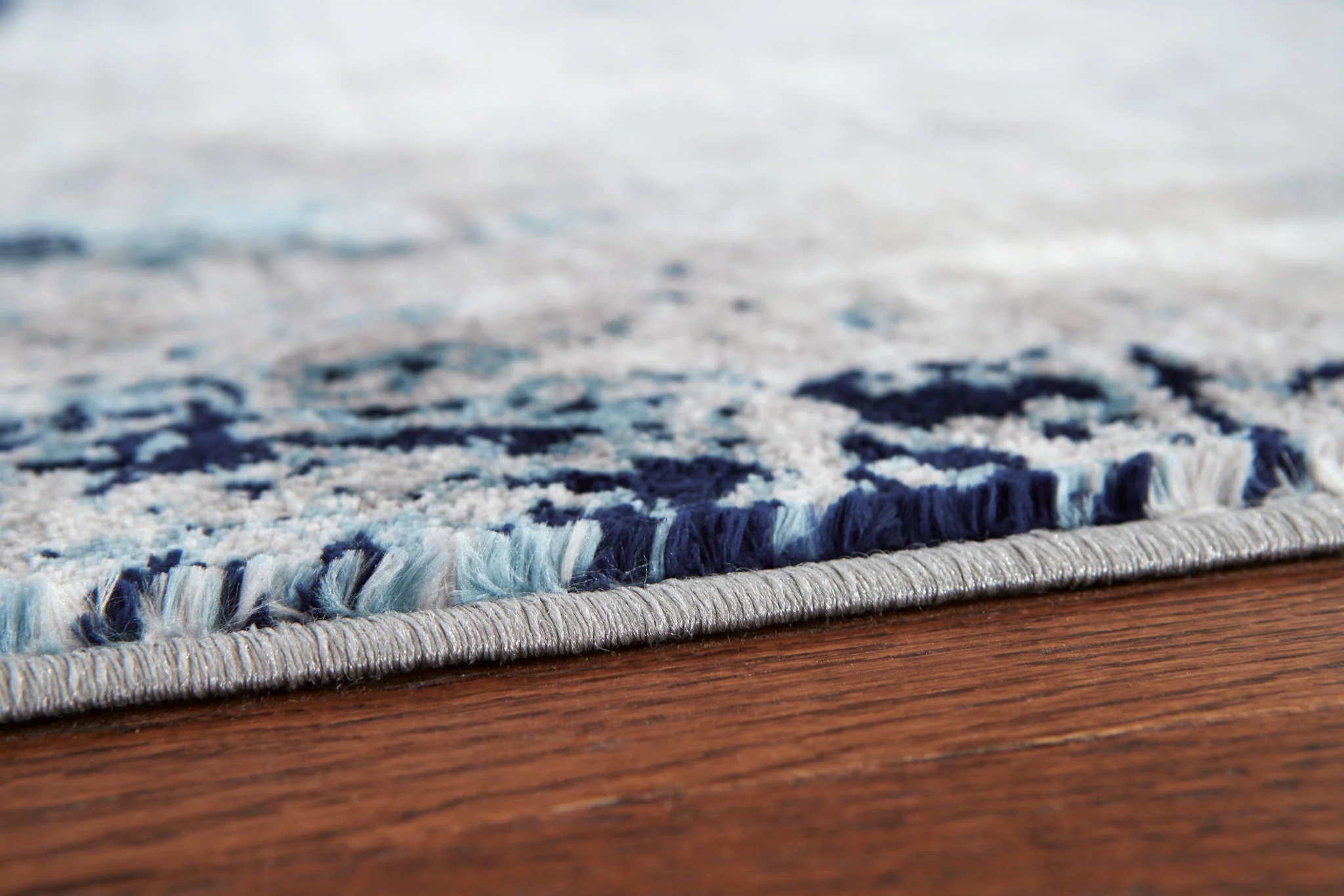 Leonelle - Cream / Blue / Gray - Medium Rug - 5' x 7' - Image 3
