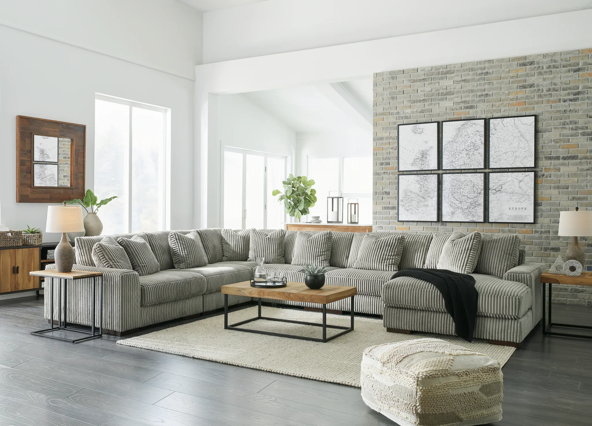 Lindyn - Fog - 6-Piece Sectional With RAF Corner Chaise - Image 2