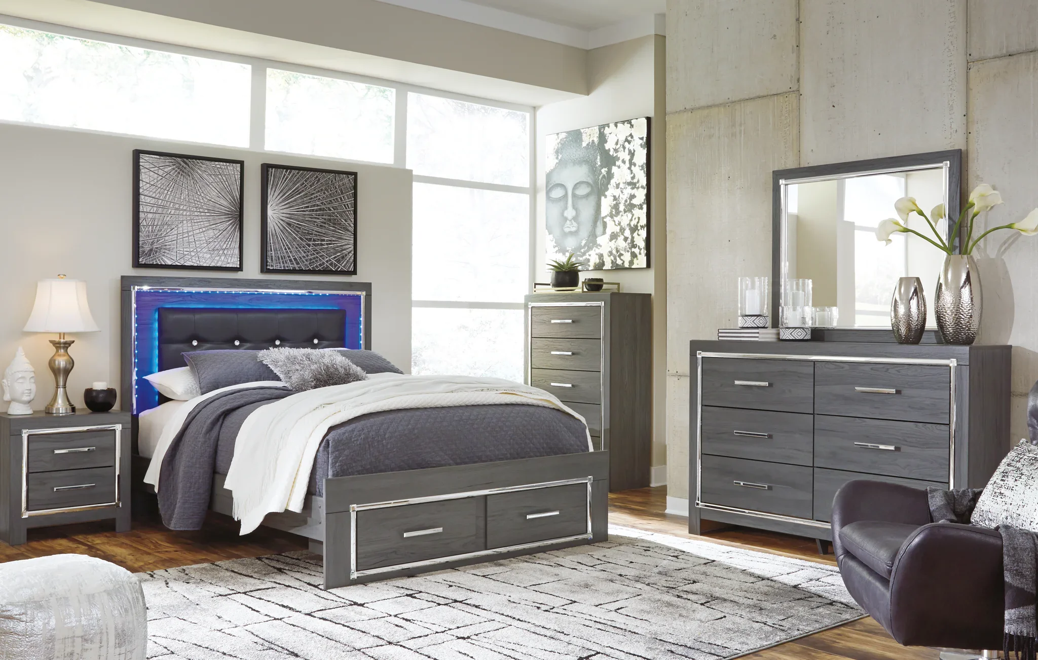 Lodanna - Gray - Queen Panel Bed - Image 4
