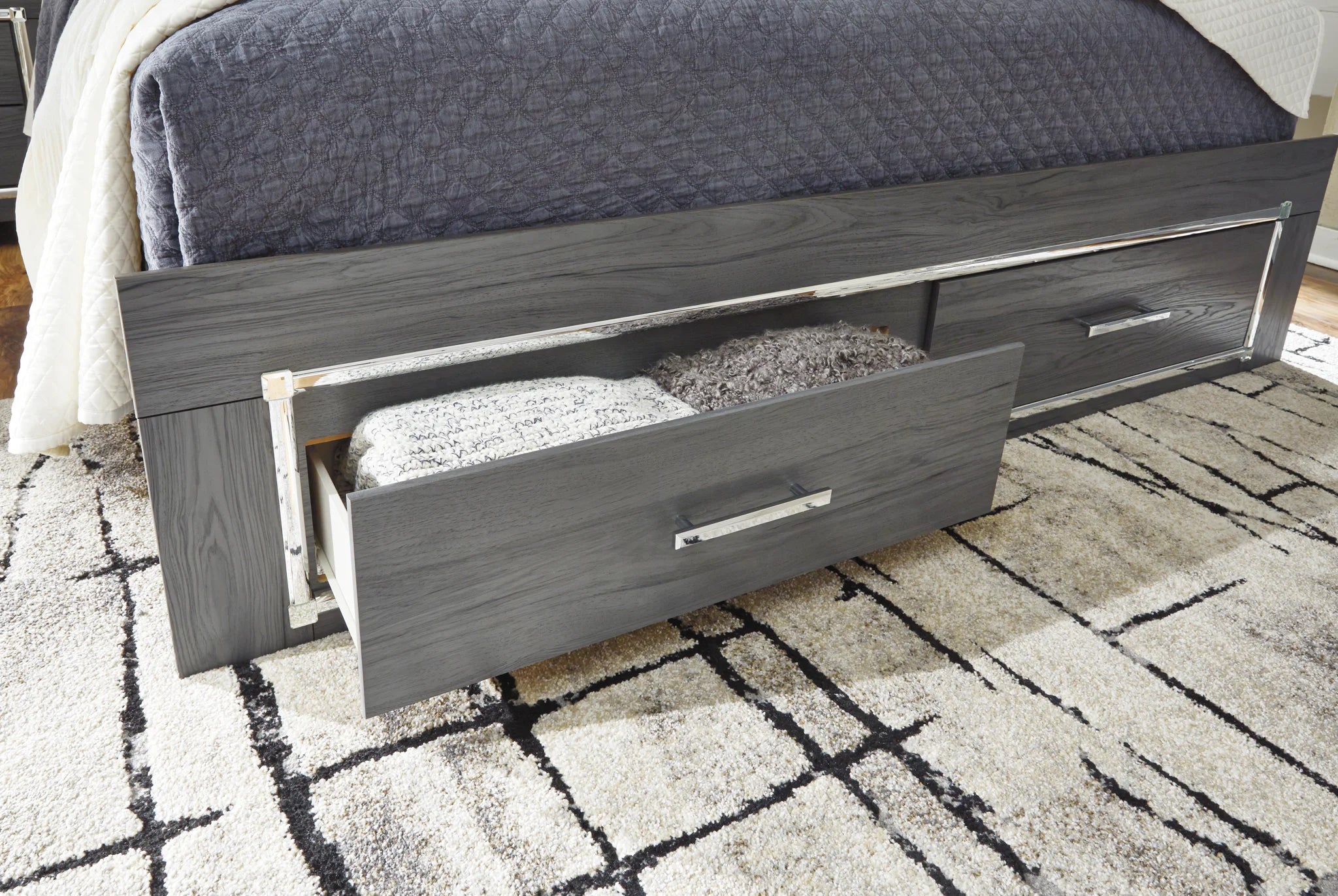Lodanna - Gray - Queen Panel Bed With 2 Storage Drawers - Image 8
