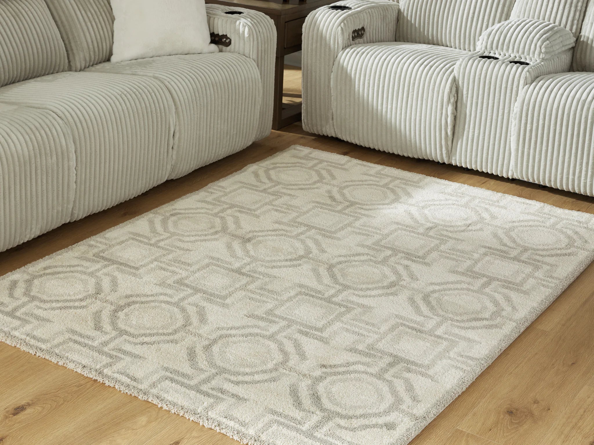 Maconville - Ivory / Gray - Medium Rug - 5' x 7' - Image 3