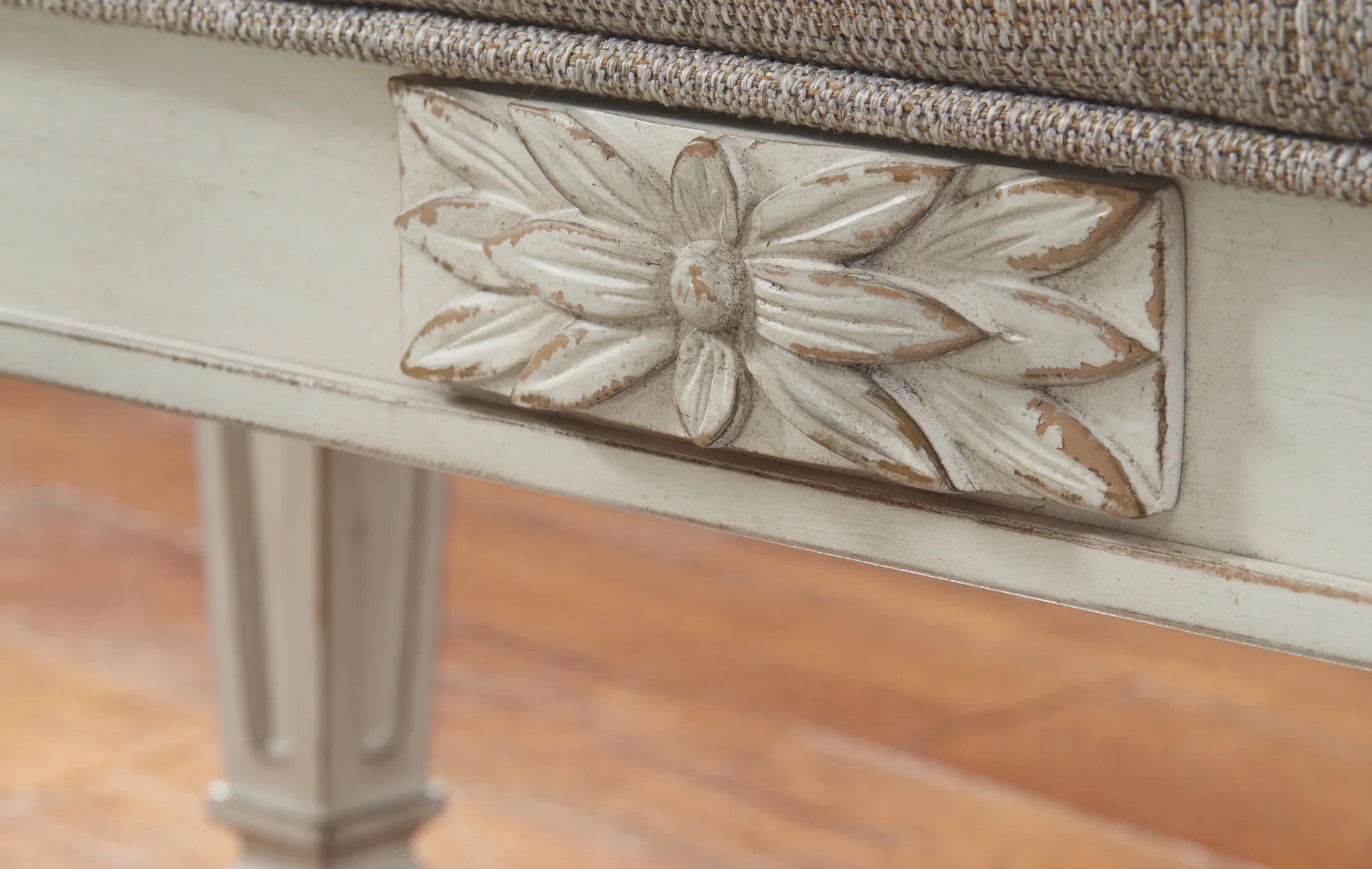 Realyn - Antique White - Accent Bench - Image 6