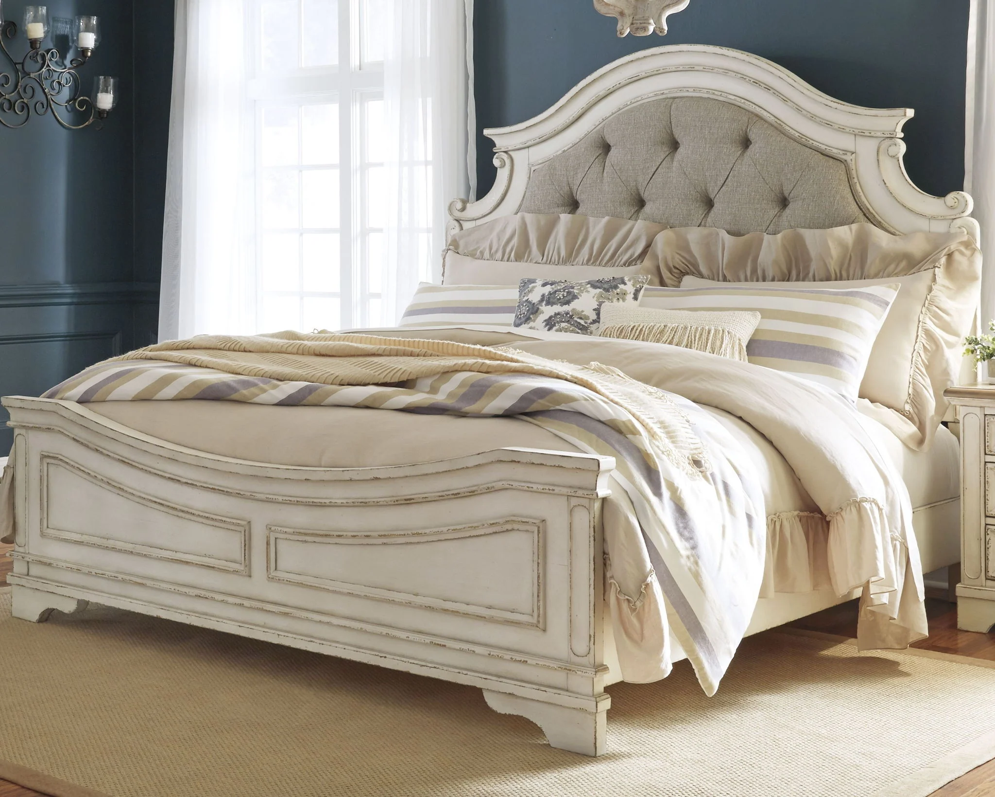 Realyn - Two-tone - Queen Upholstered Panel Bed - Image 2