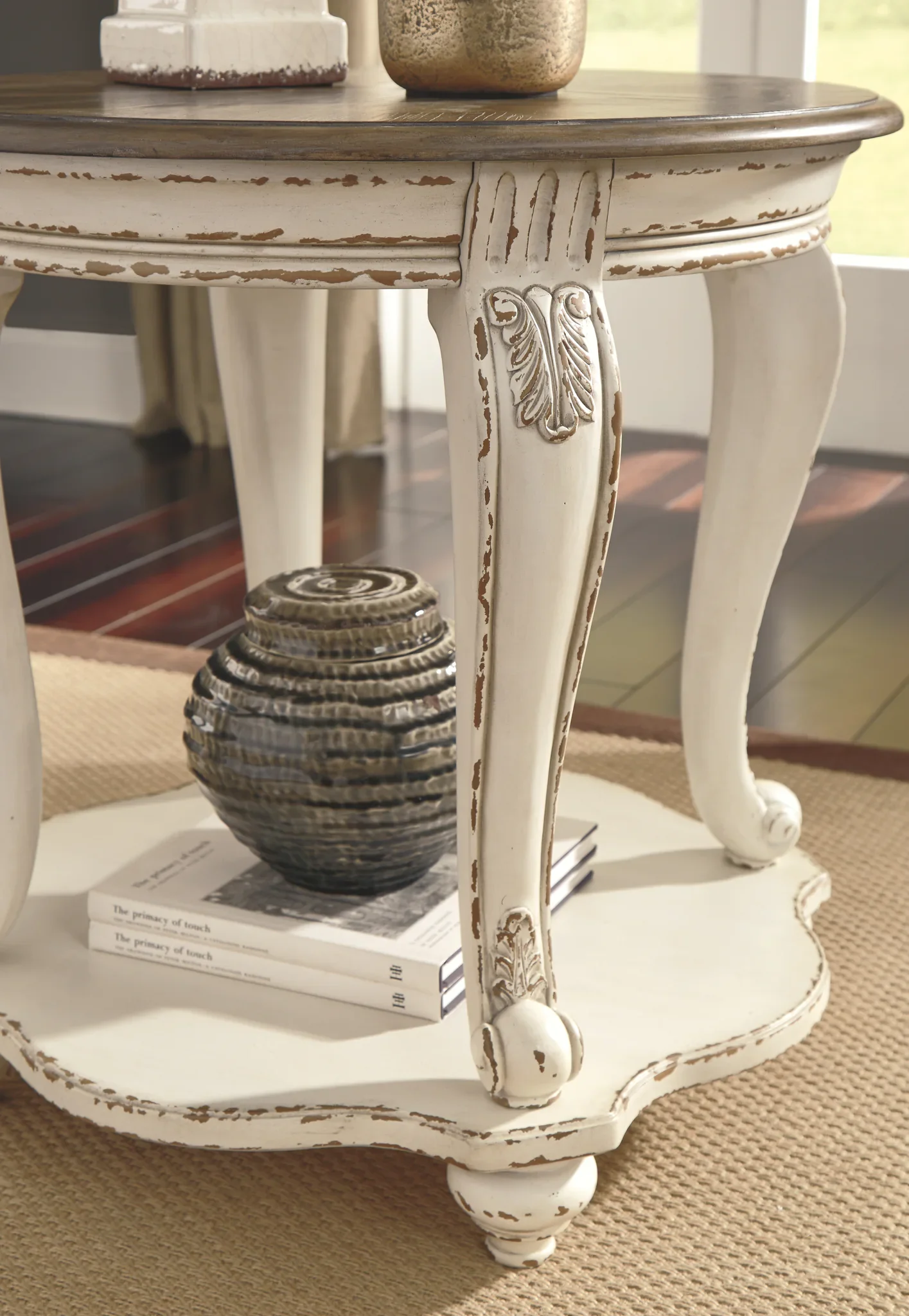 Realyn - White / Brown - Round End Table - Image 4
