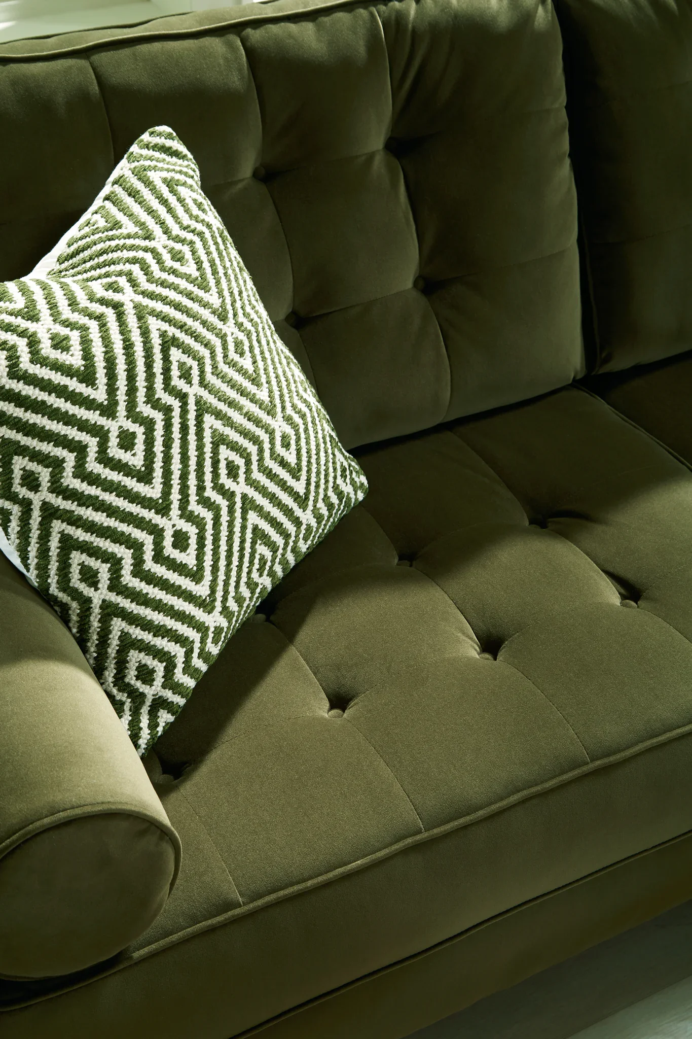 Reveon Lakes - Olive - Loveseat - Image 6
