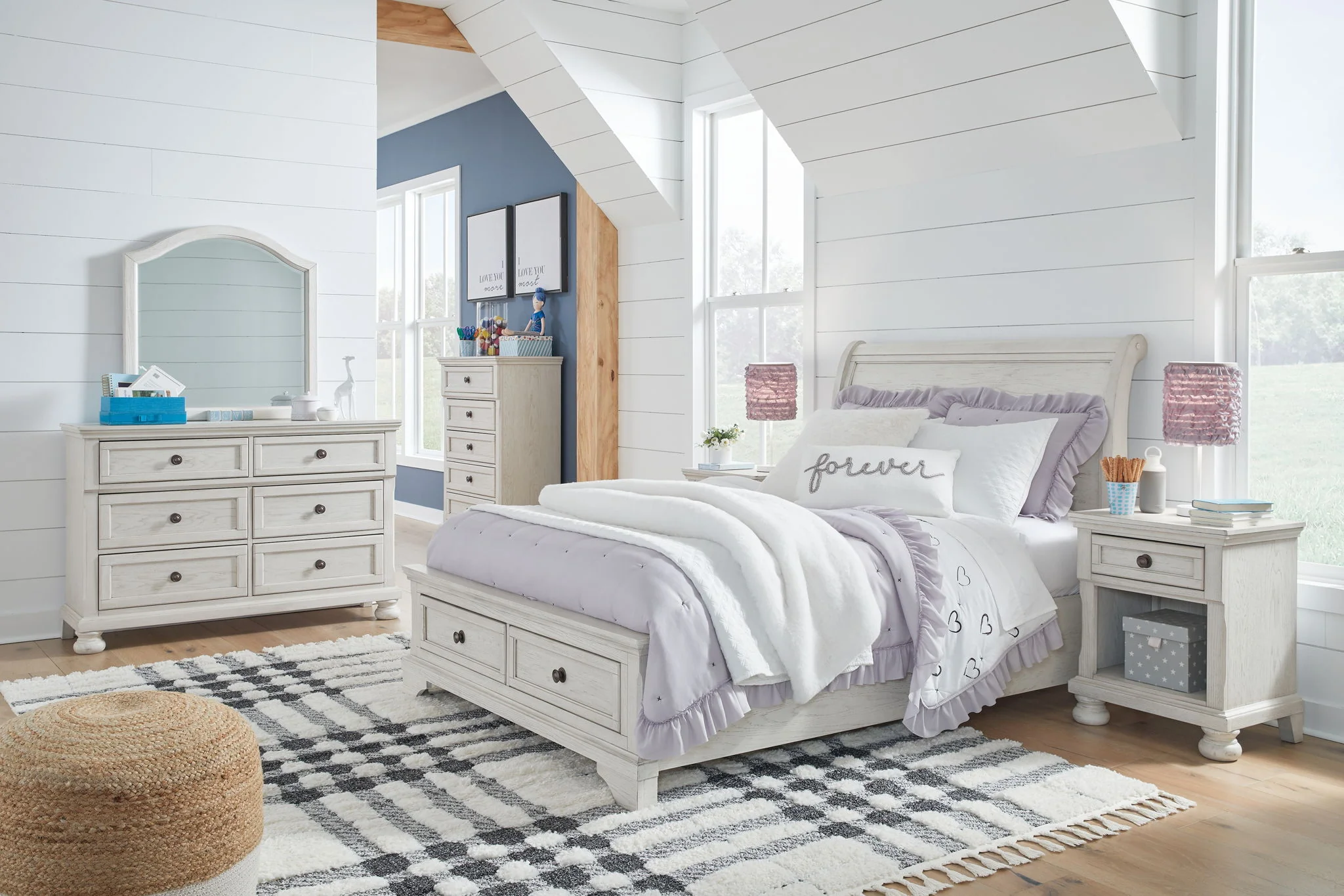 Robbinsdale - Antique White - Full Sleigh Storage Bed - Image 3