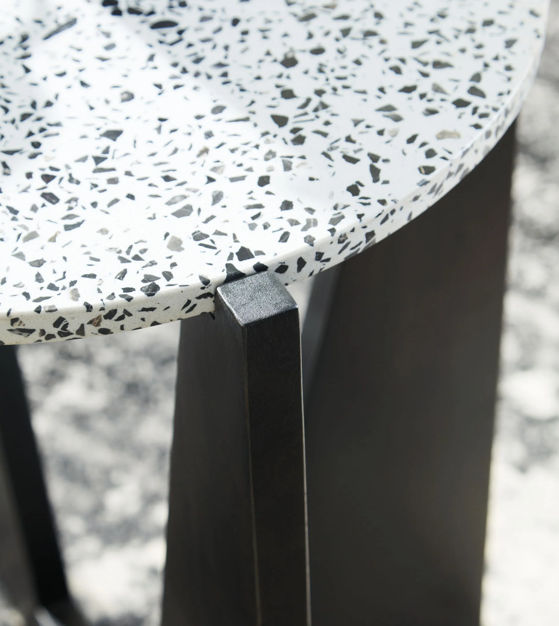 Tellrich - Black / White - Accent Table - Image 5