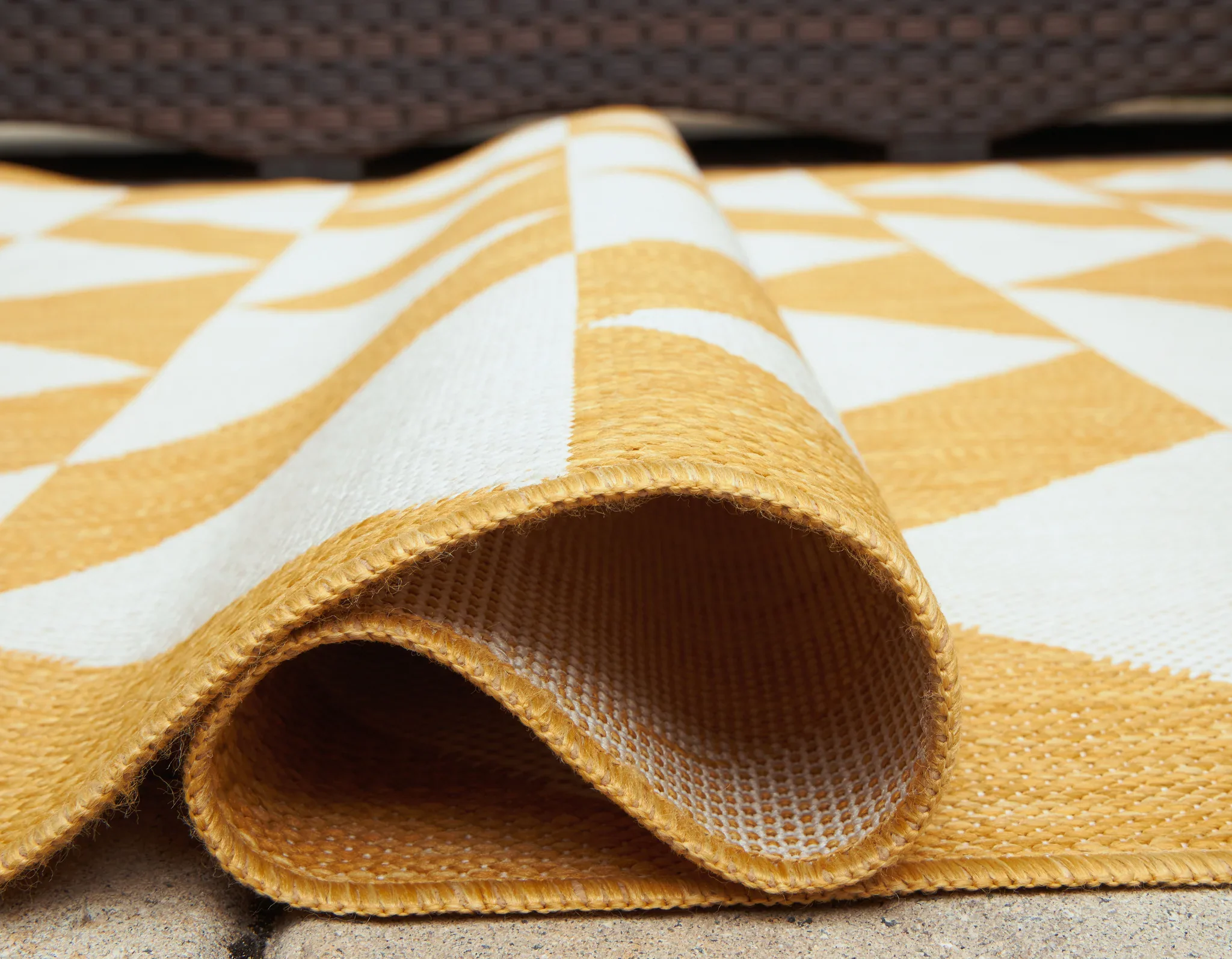 Thomley - Ivory / Yellow - Medium Rug - 5' x 7' - Image 4