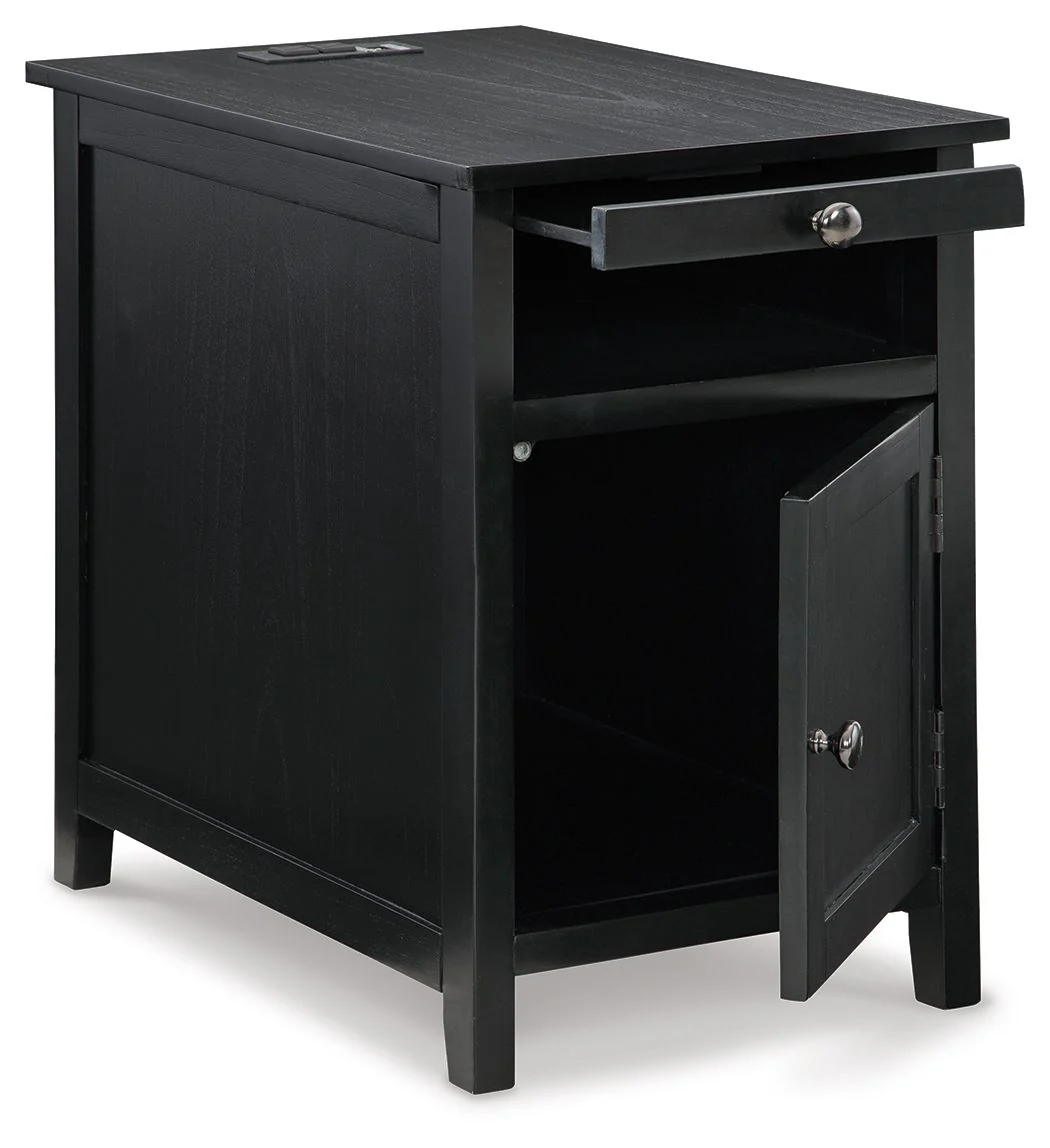 Treytown - Black - Chair Side End Table - Image 3