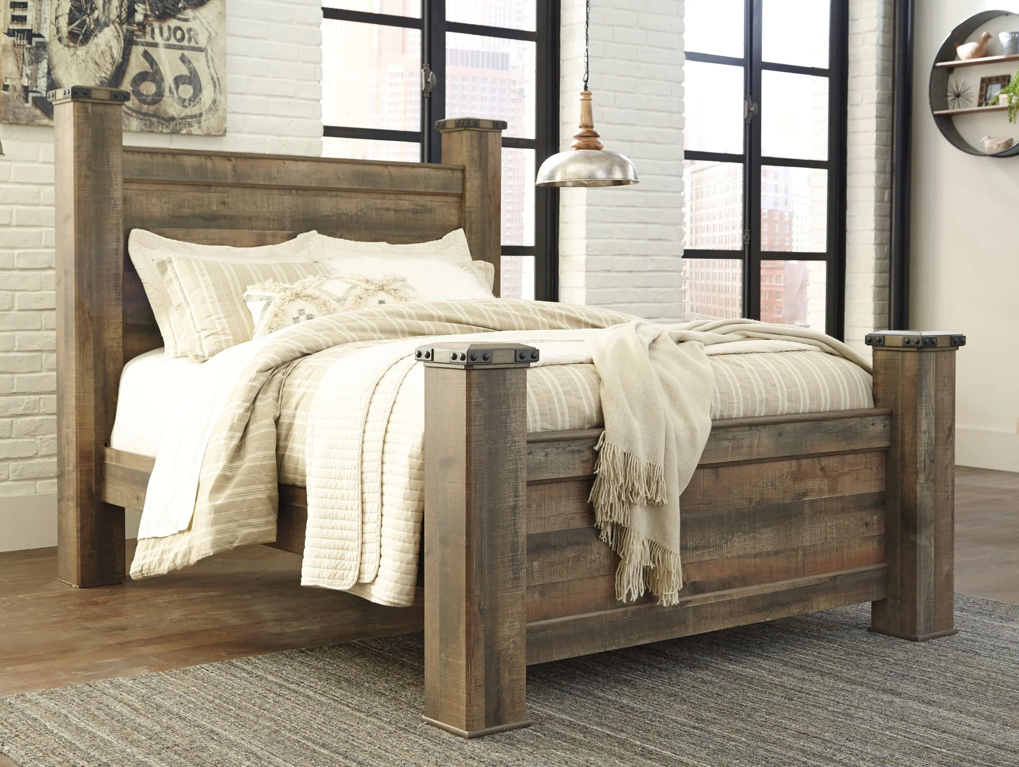 Trinell - Brown - Queen Poster Bed - Image 2