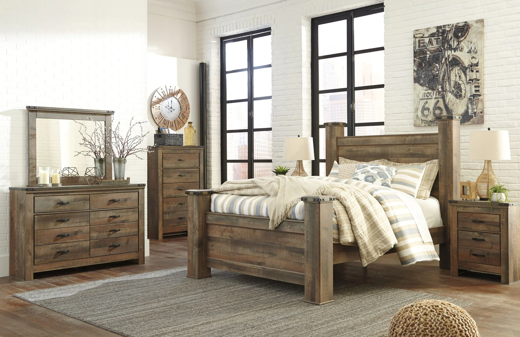 Trinell - Brown - Queen Poster Bed - Image 3