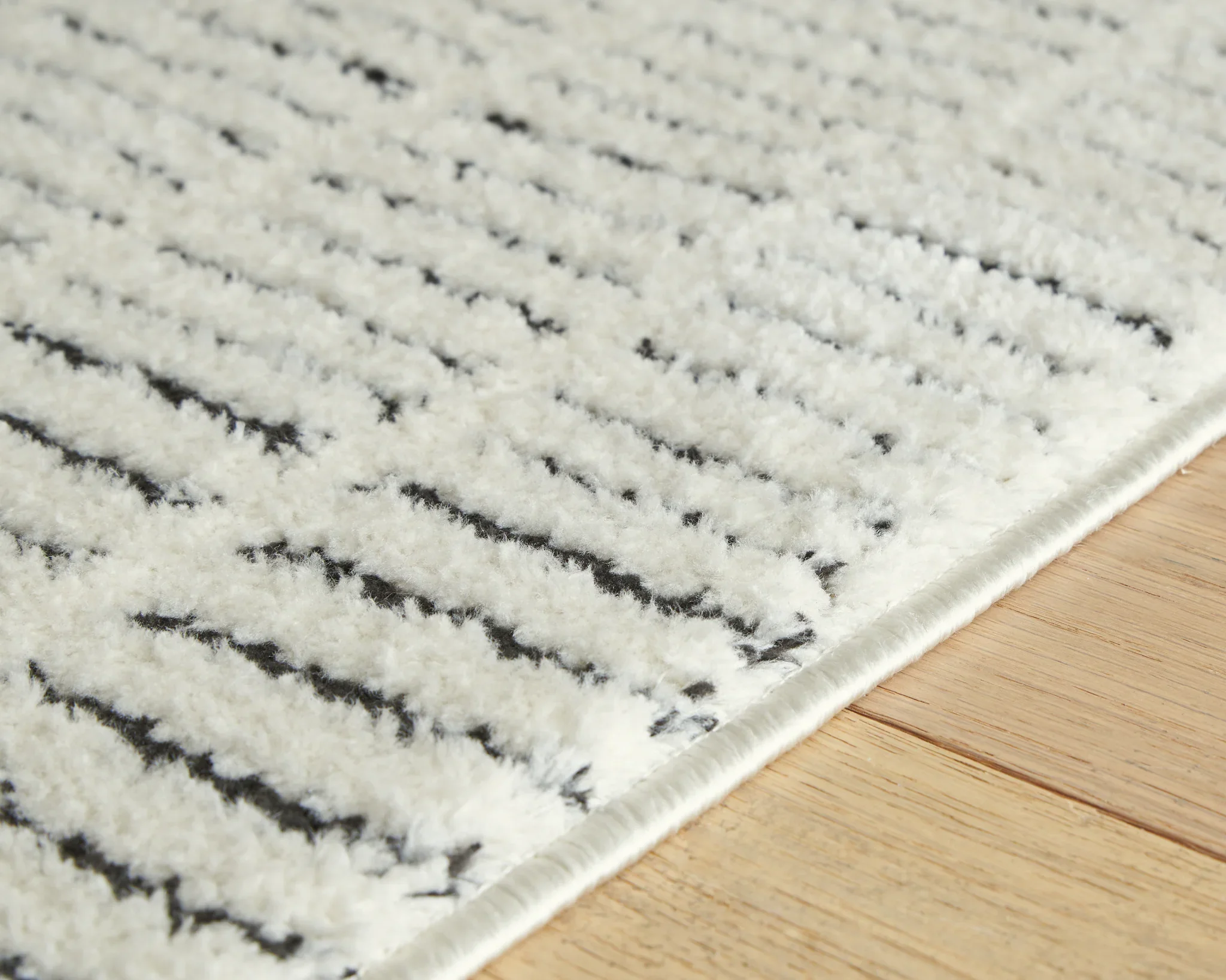 Turinwith - Ivory / Black - Medium Rug - 5' x 7' - Image 3