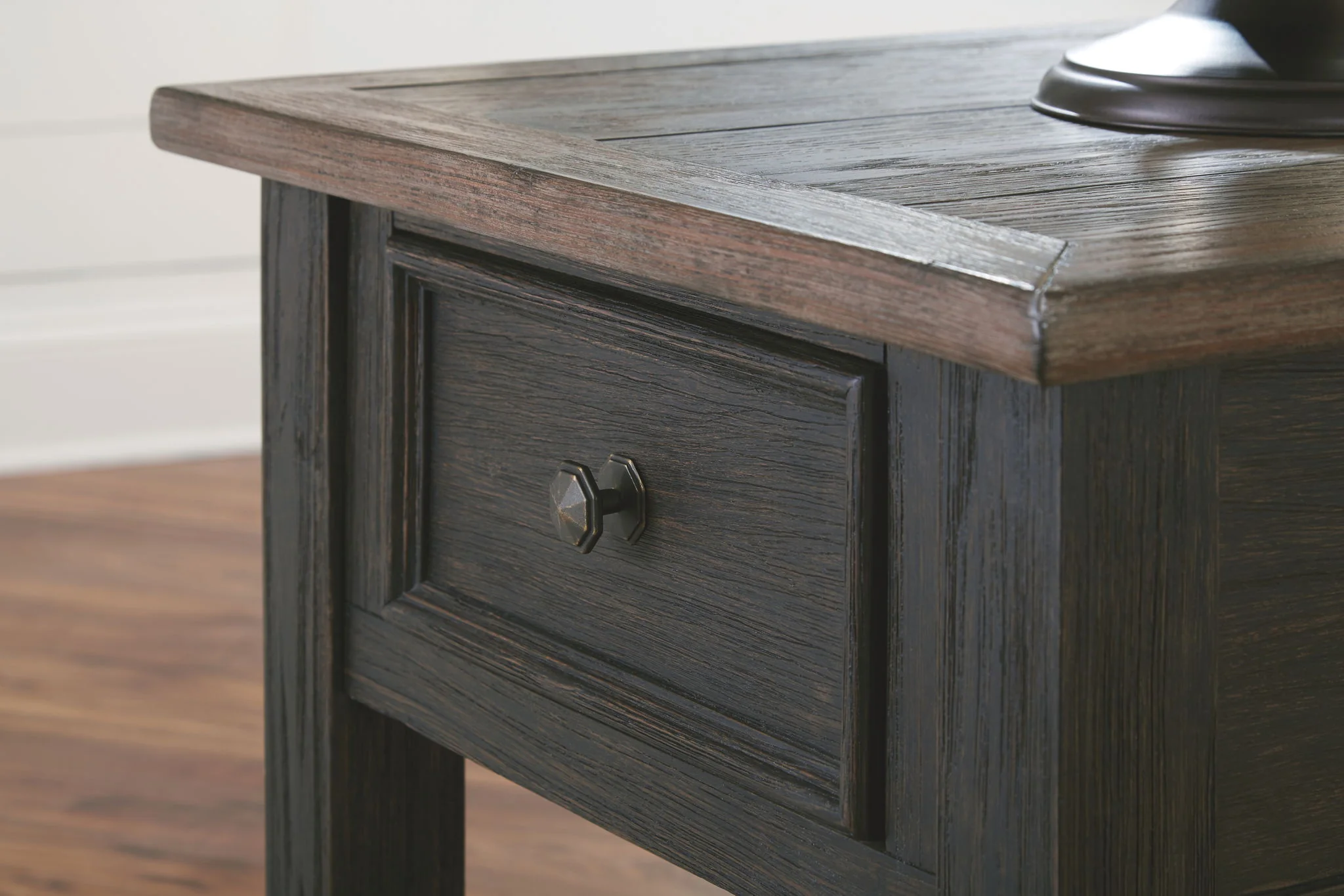 Tyler - Grayish Brown / Black - Rectangular End Table - Image 9