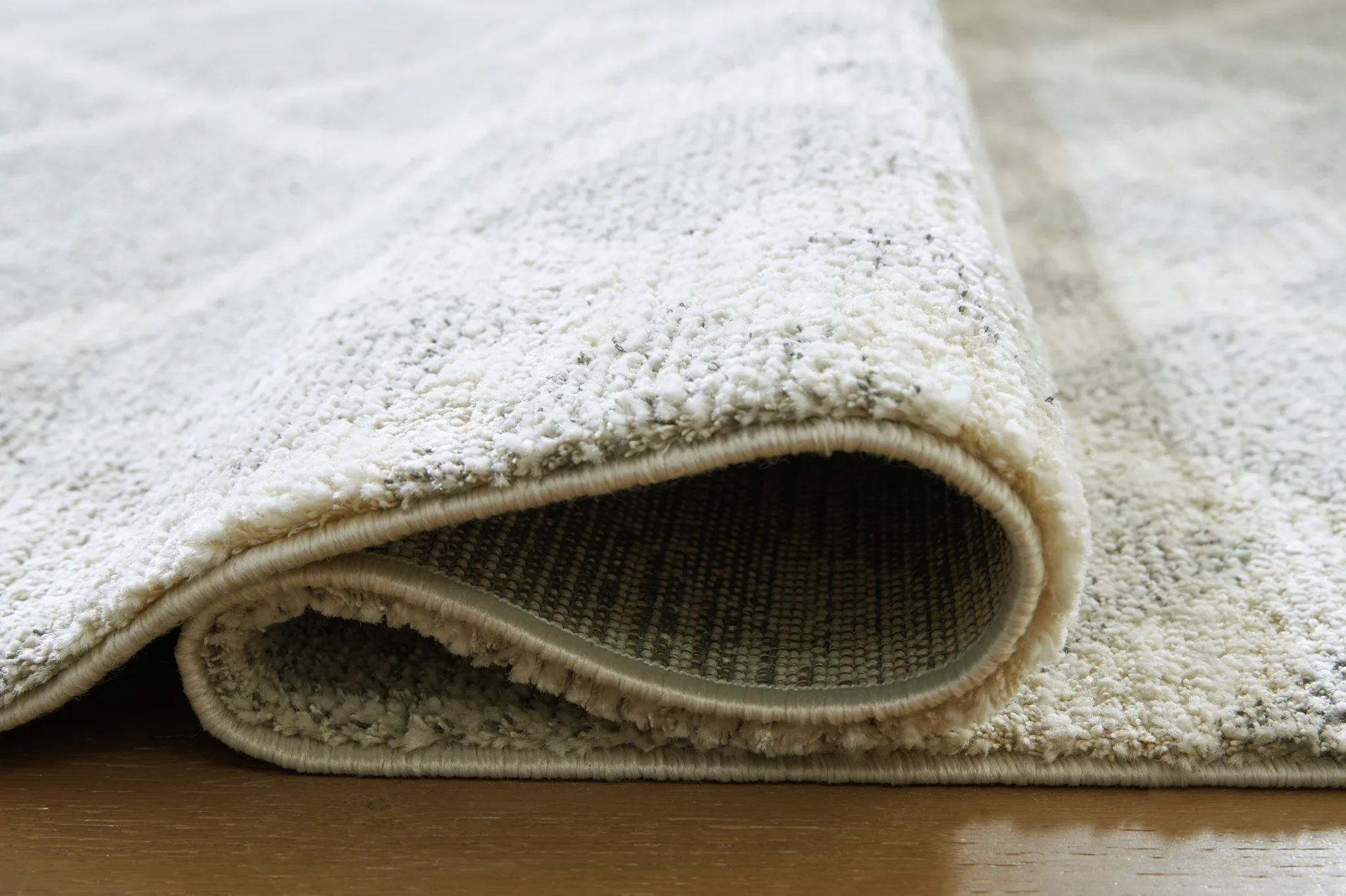 Unawick - Gray / Ivory - Large Rug - 8' x 10' - Image 4
