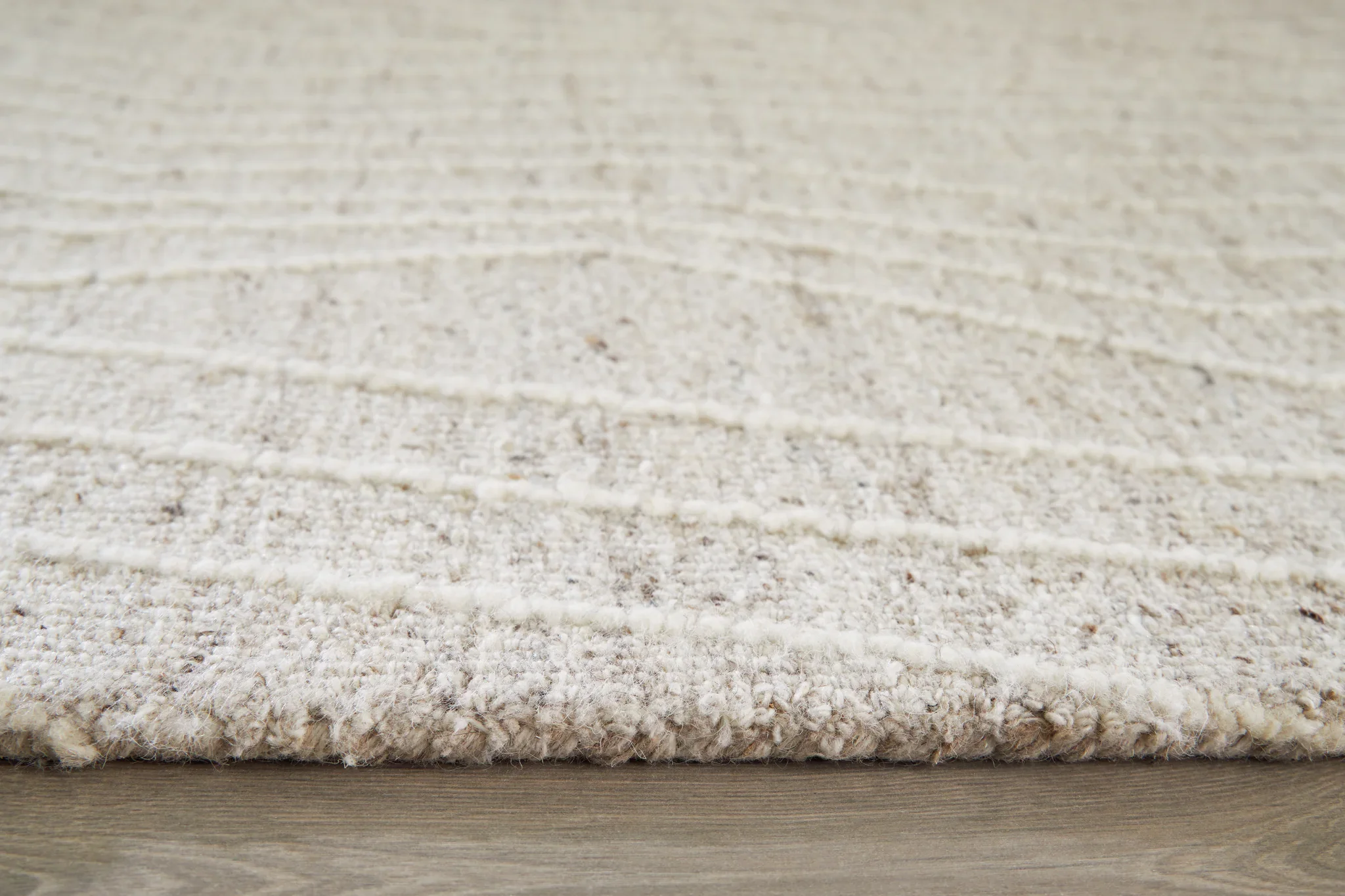 Varahill - Gray / Ivory - Medium Rug - 5' x 7' - Image 3