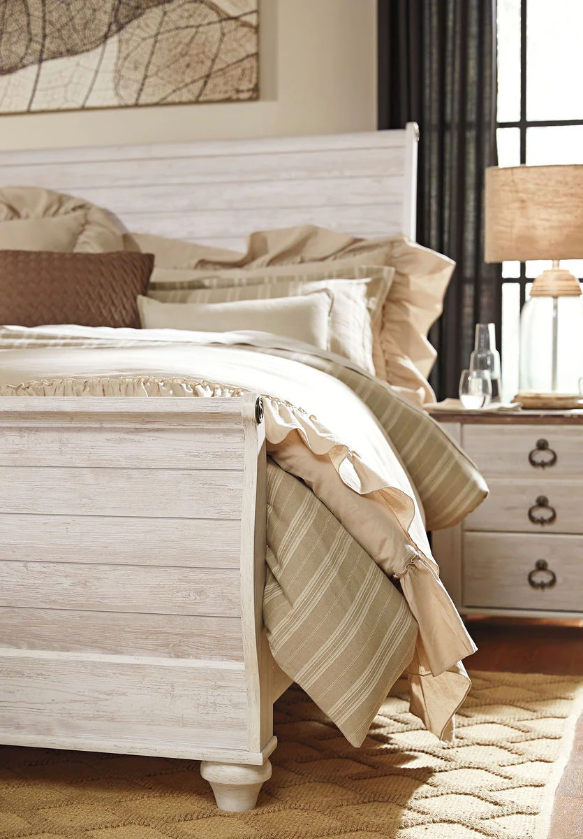 Willowton - Whitewash - King Sleigh Bed With Faux Plank Design - Image 3
