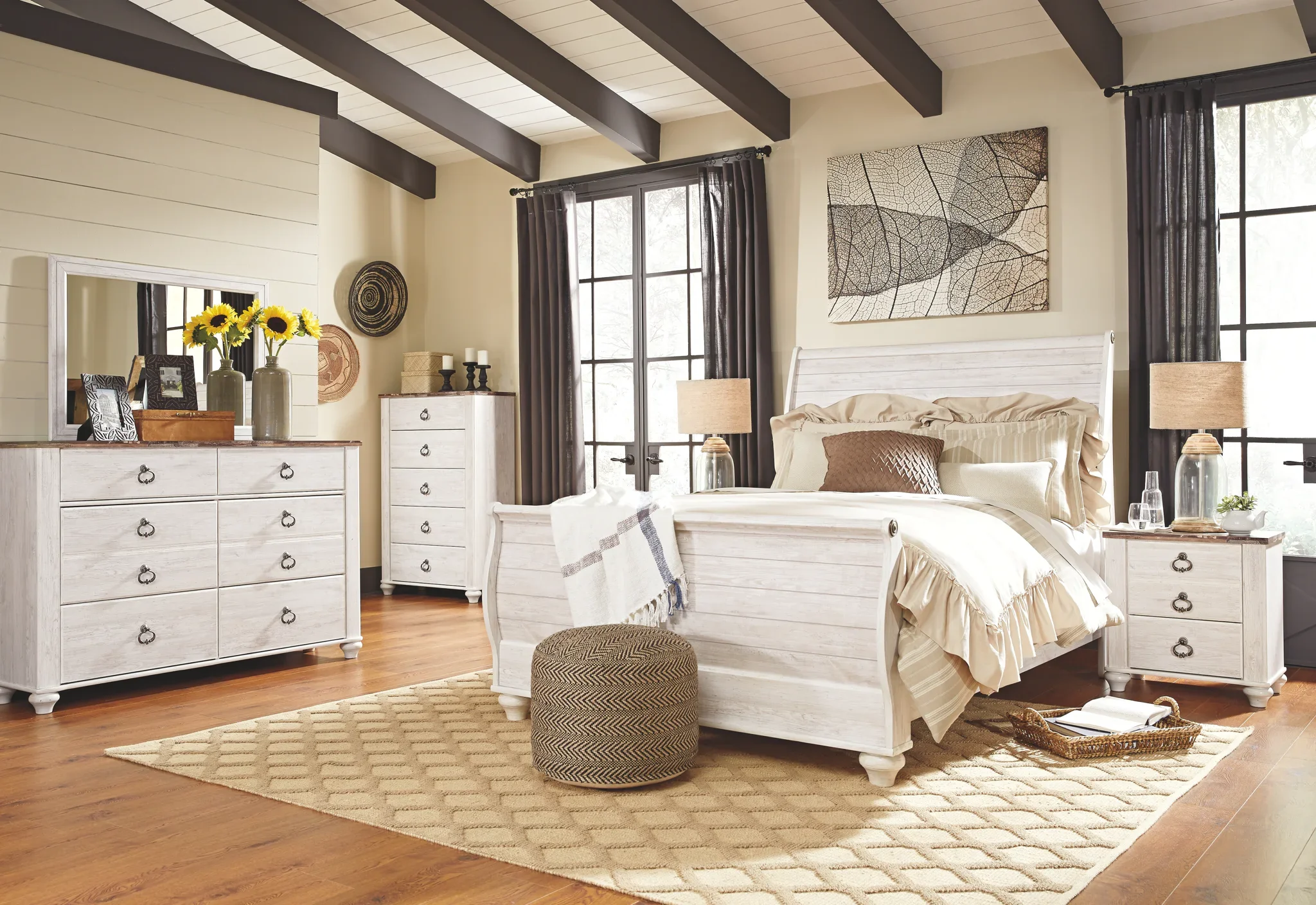 Willowton - Whitewash - Queen Sleigh Bed With Faux Plank Design - Image 3