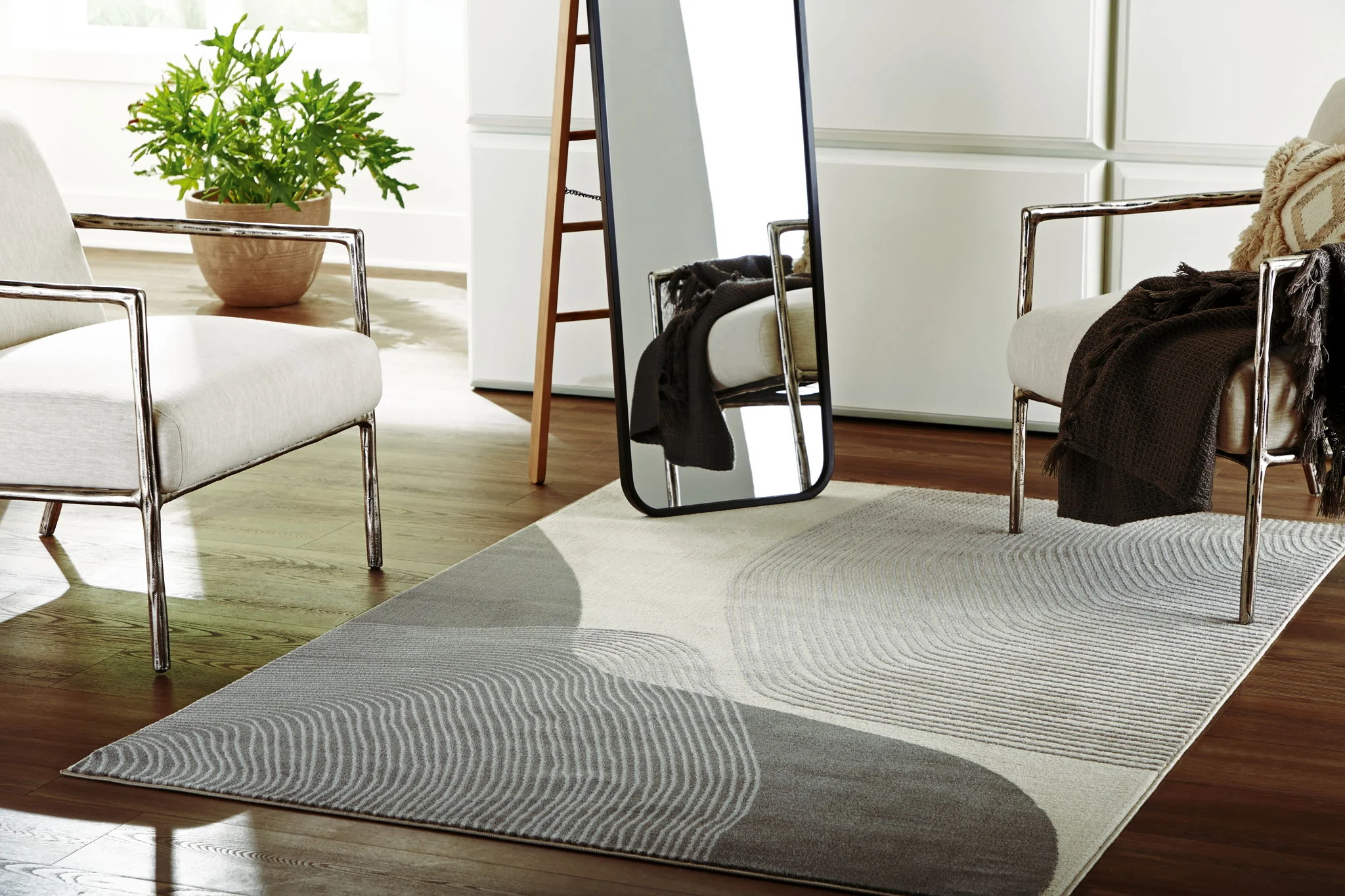 Winderburg - Gray / Ivory - Large Rug - 8' x 10' - Image 2