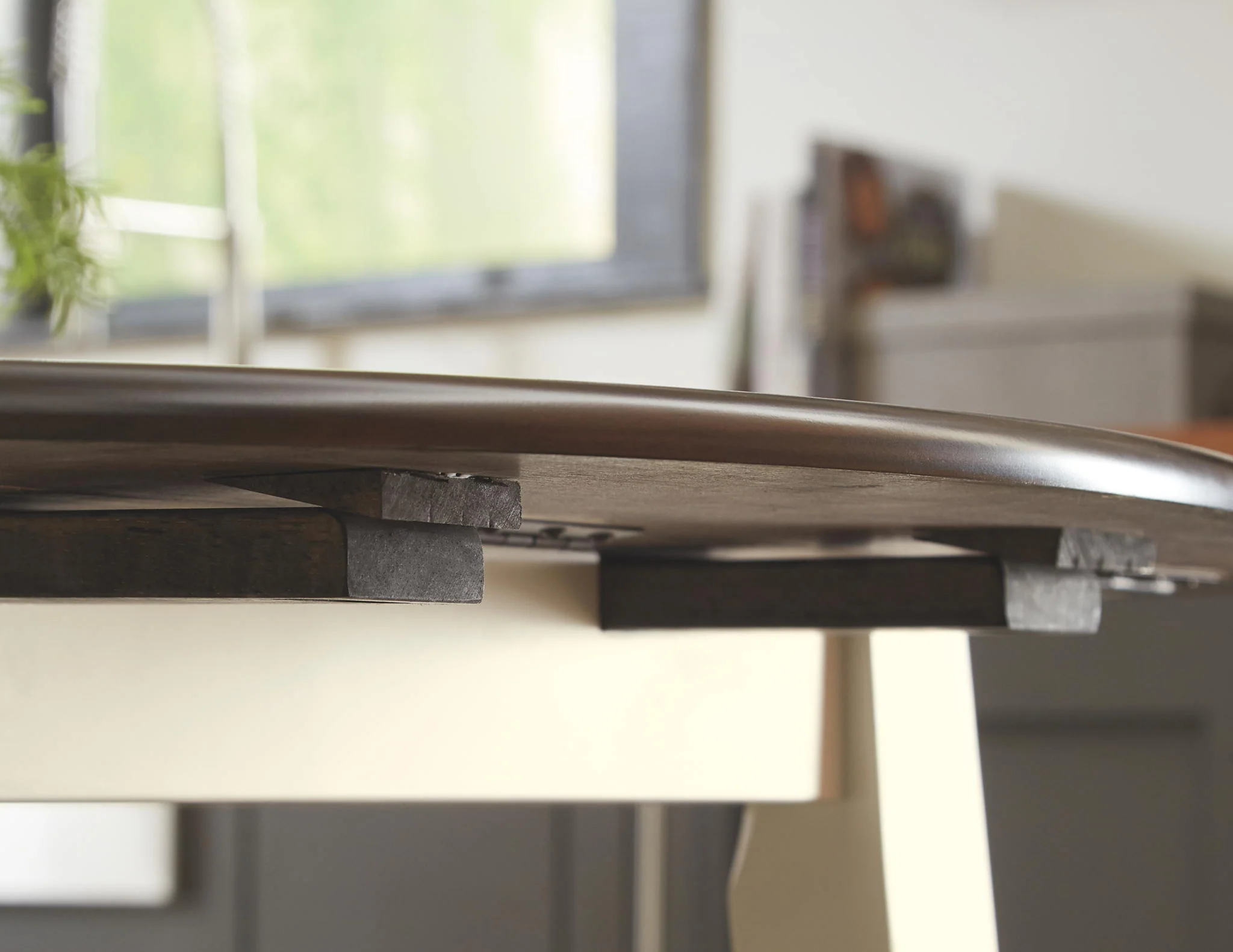 Woodanville - Cream / Brown - Round Drm Drop Leaf Table - Image 3