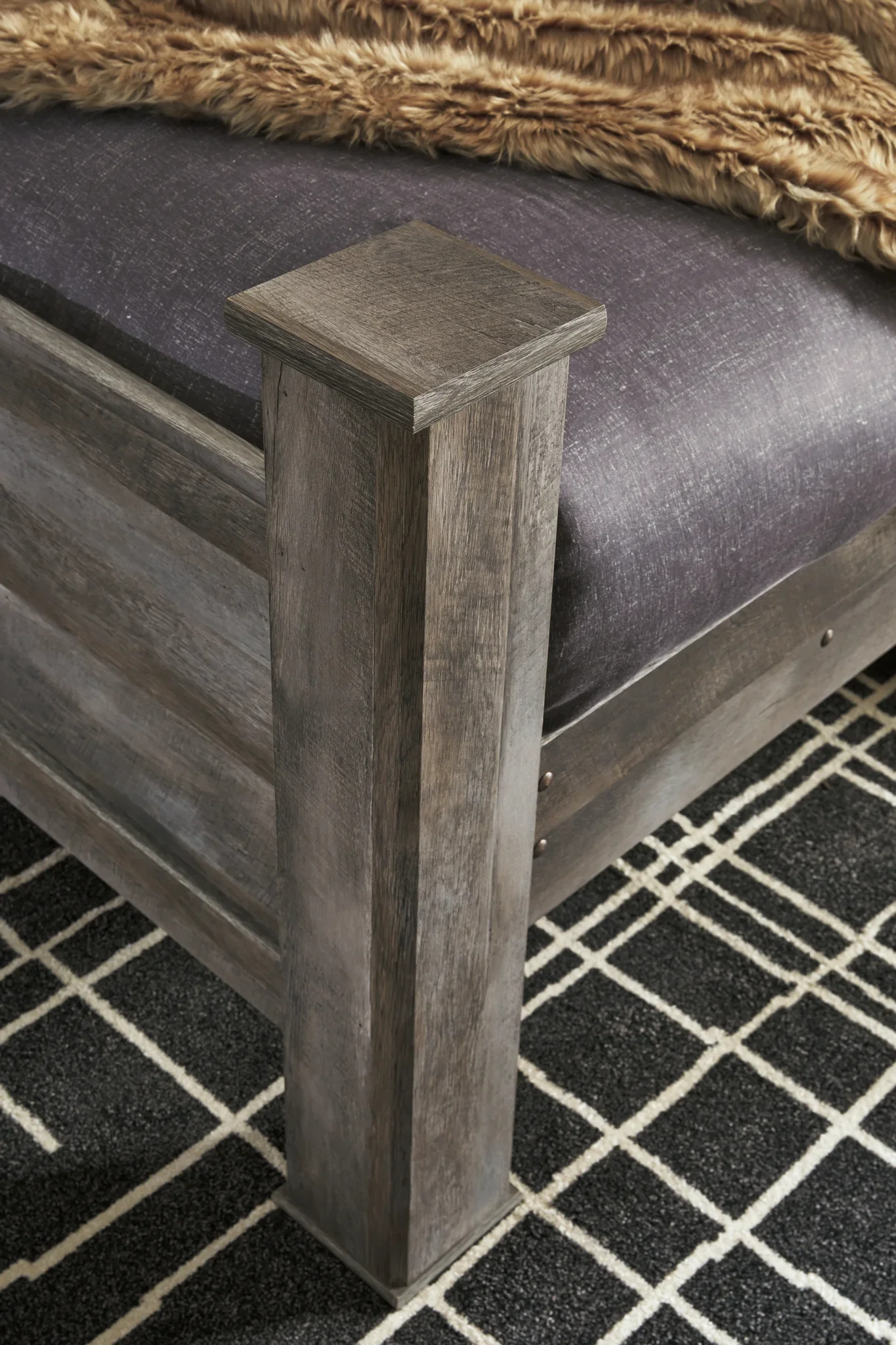 Wynnlow - Gray - Queen Upholstered Poster Bed - Image 5